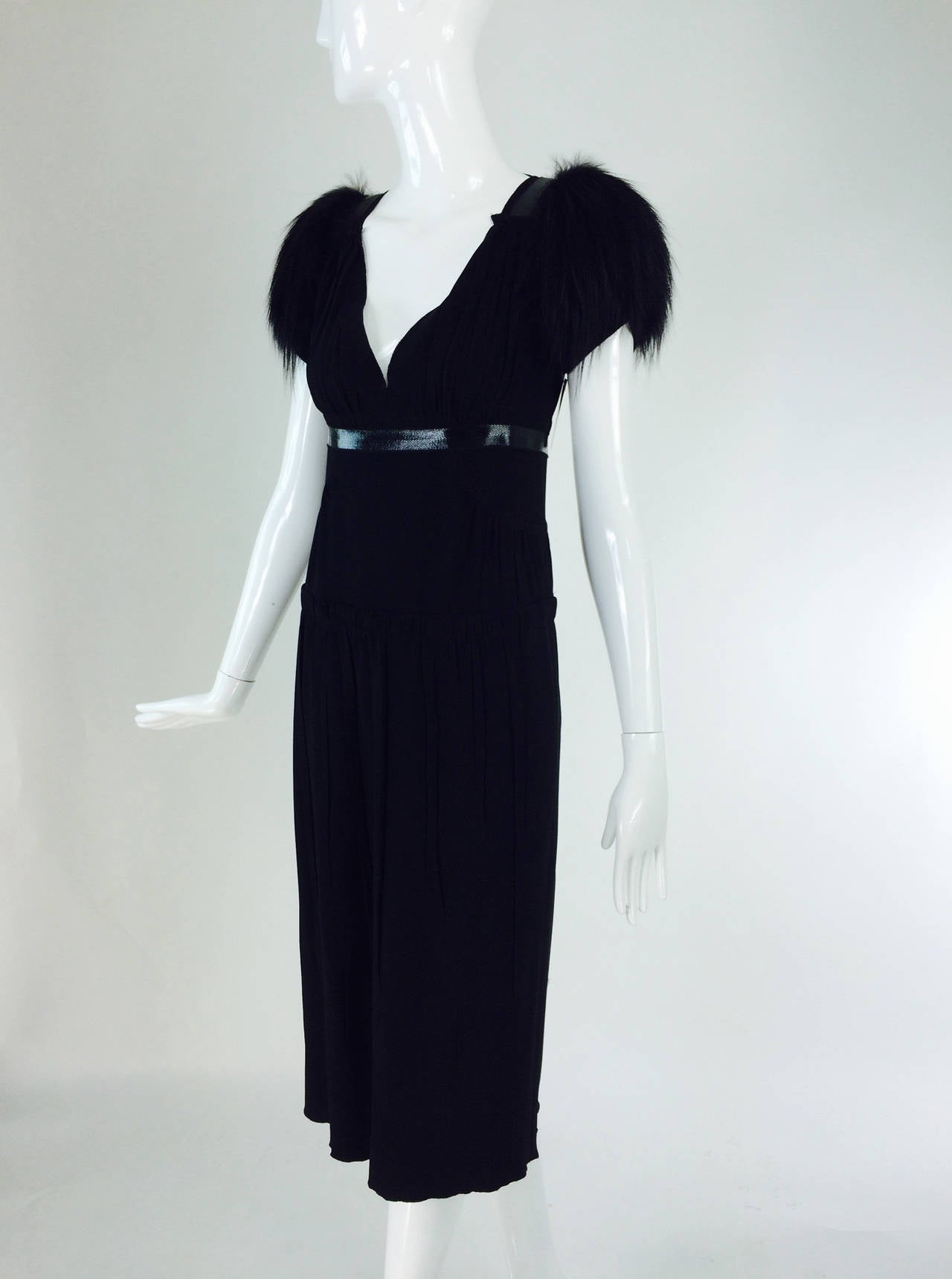 Prada Black Crepe Fox Fur Plunge Cocktail dress 2007 In Excellent Condition In West Palm Beach, FL