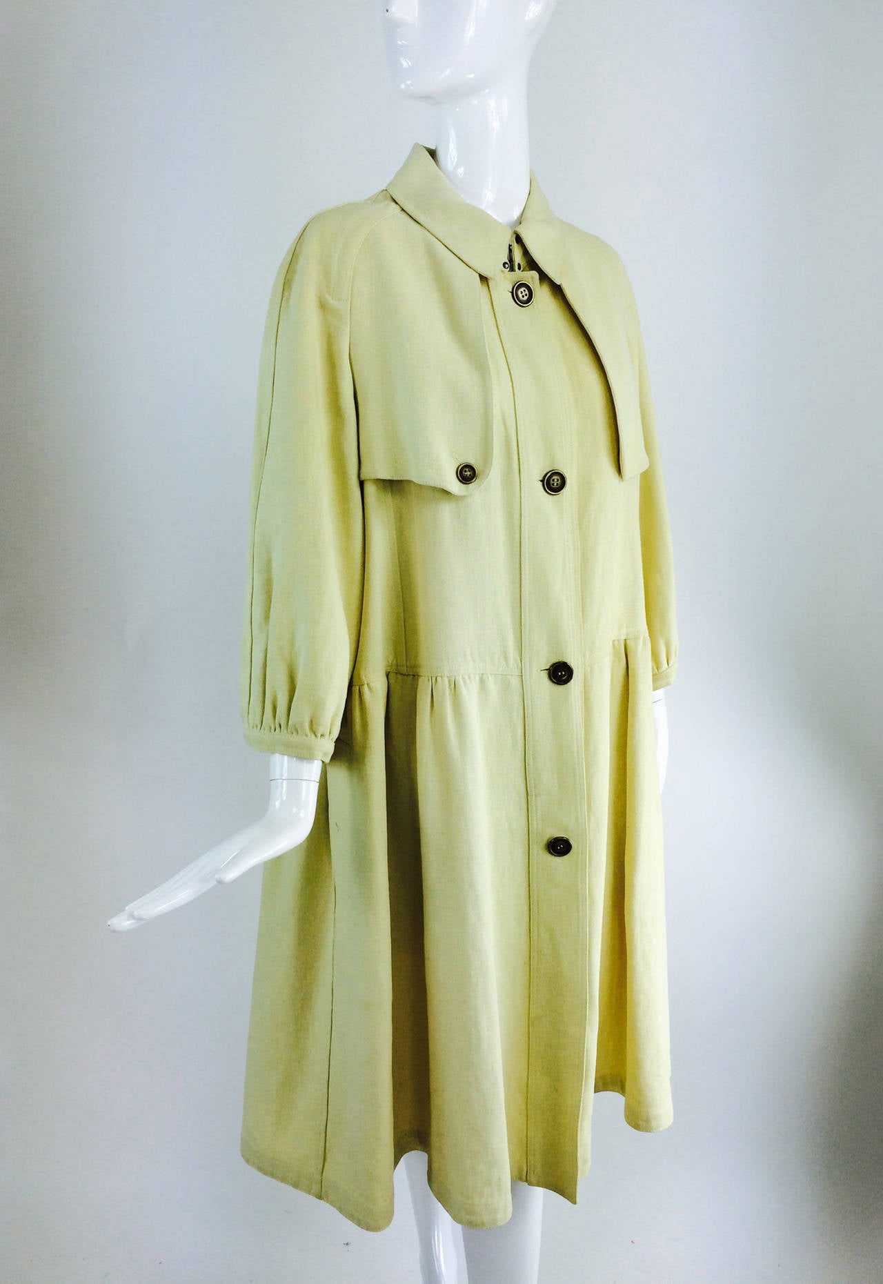 Burberry butter yellow hemp coat dress 2005 In Excellent Condition In West Palm Beach, FL