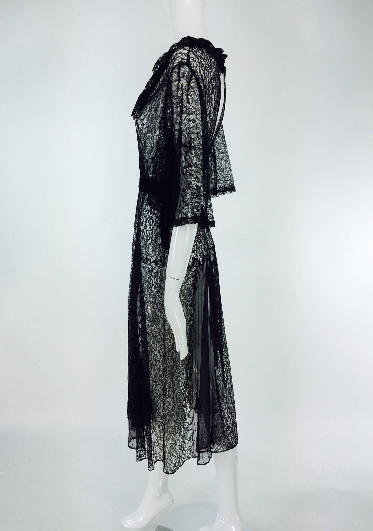 Black lace & chiffon dress from the 1940s 3