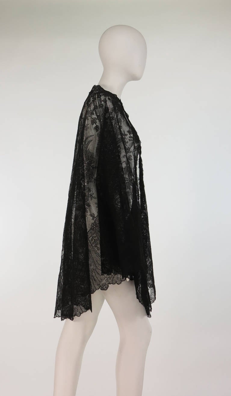 1850s Chanitlly bobbin lace evening cape at 1stDibs | evening cape jacket