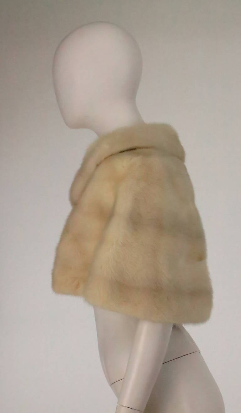 1950s creamy white mink cropped capelet 3