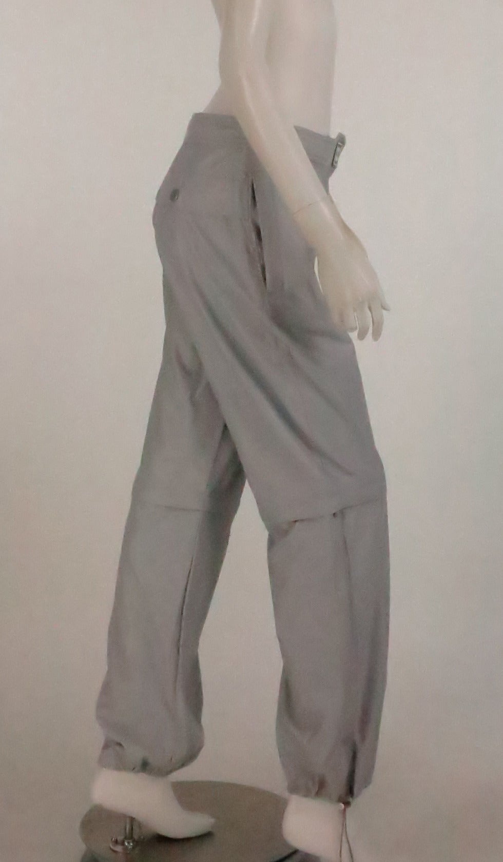 2001 Chanel identification gray zip hem sport pants/shorts In Excellent Condition In West Palm Beach, FL