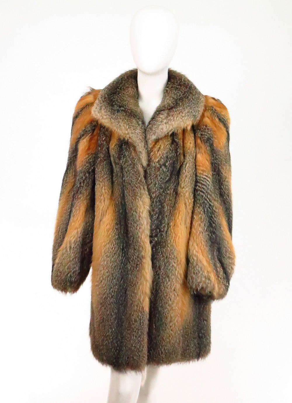 1990s Fox fur mini coat in silver & red In Excellent Condition In West Palm Beach, FL