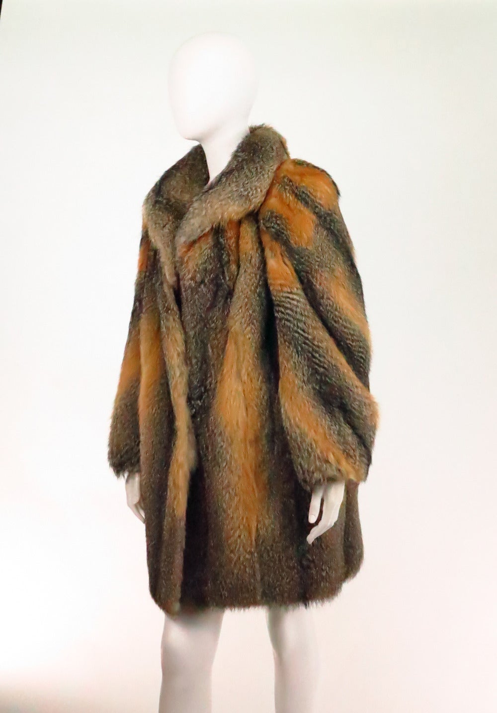 Women's 1990s Fox fur mini coat in silver & red