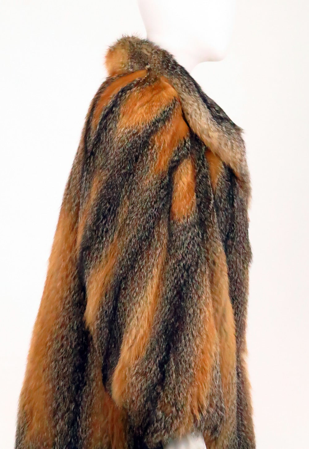 1990s Fox fur mini coat in silver & red 5