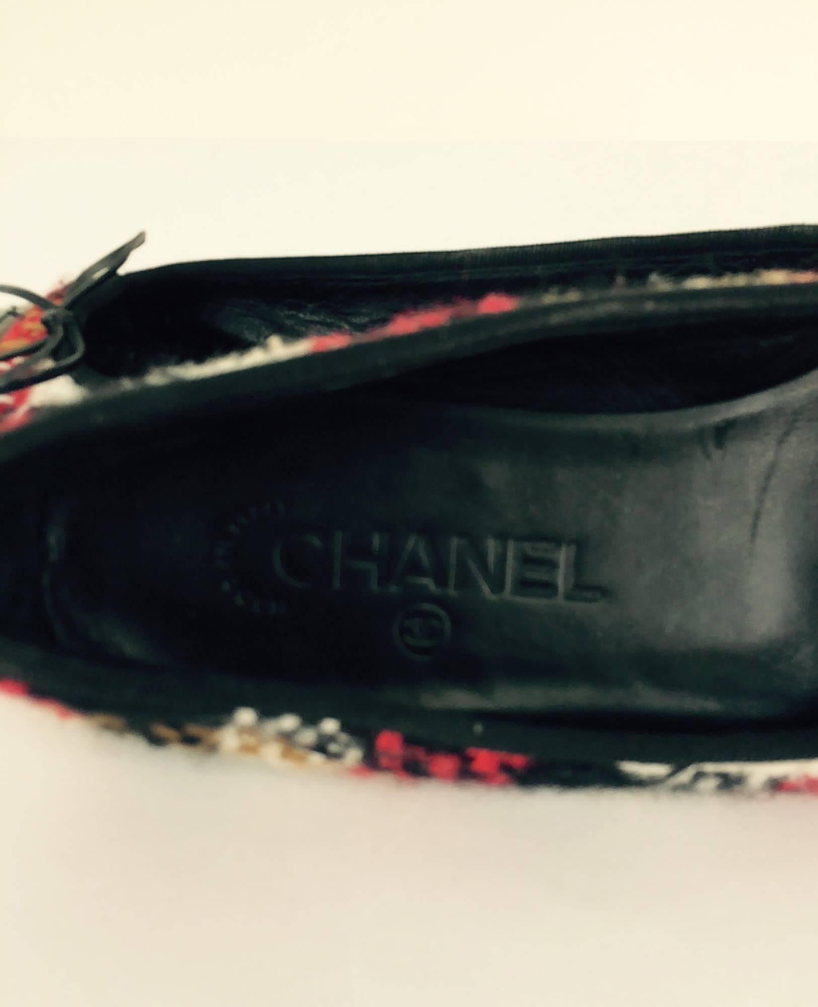 Chanel plaid tweed & patent leather ballet flats  37 4