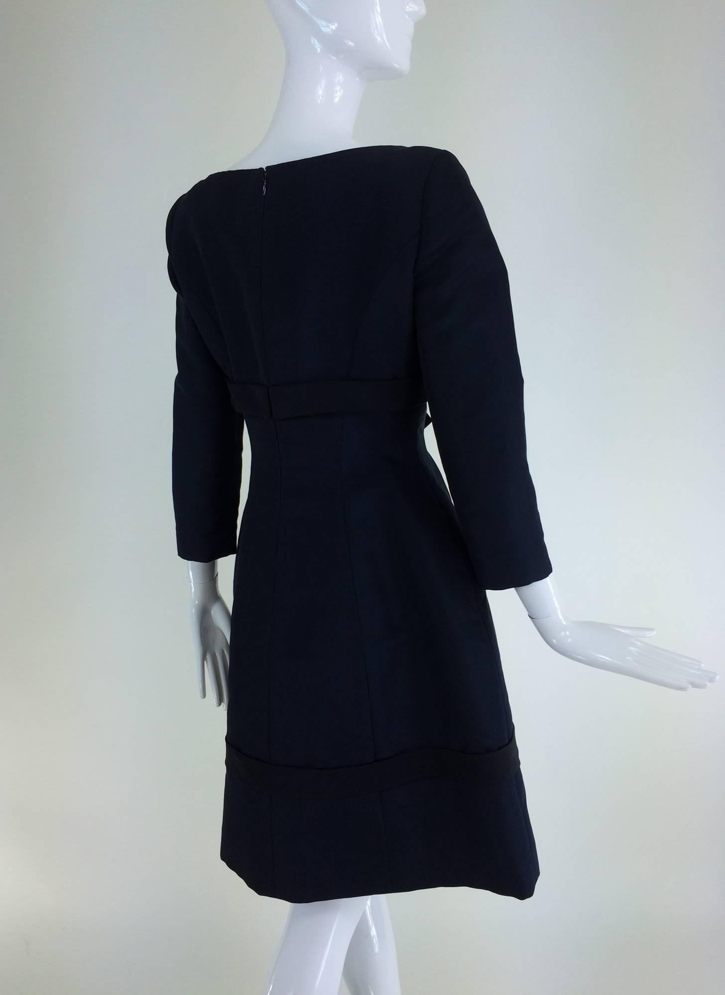 Women's Oscar de la Renta classic navy blue silk bow front dress late 1960s