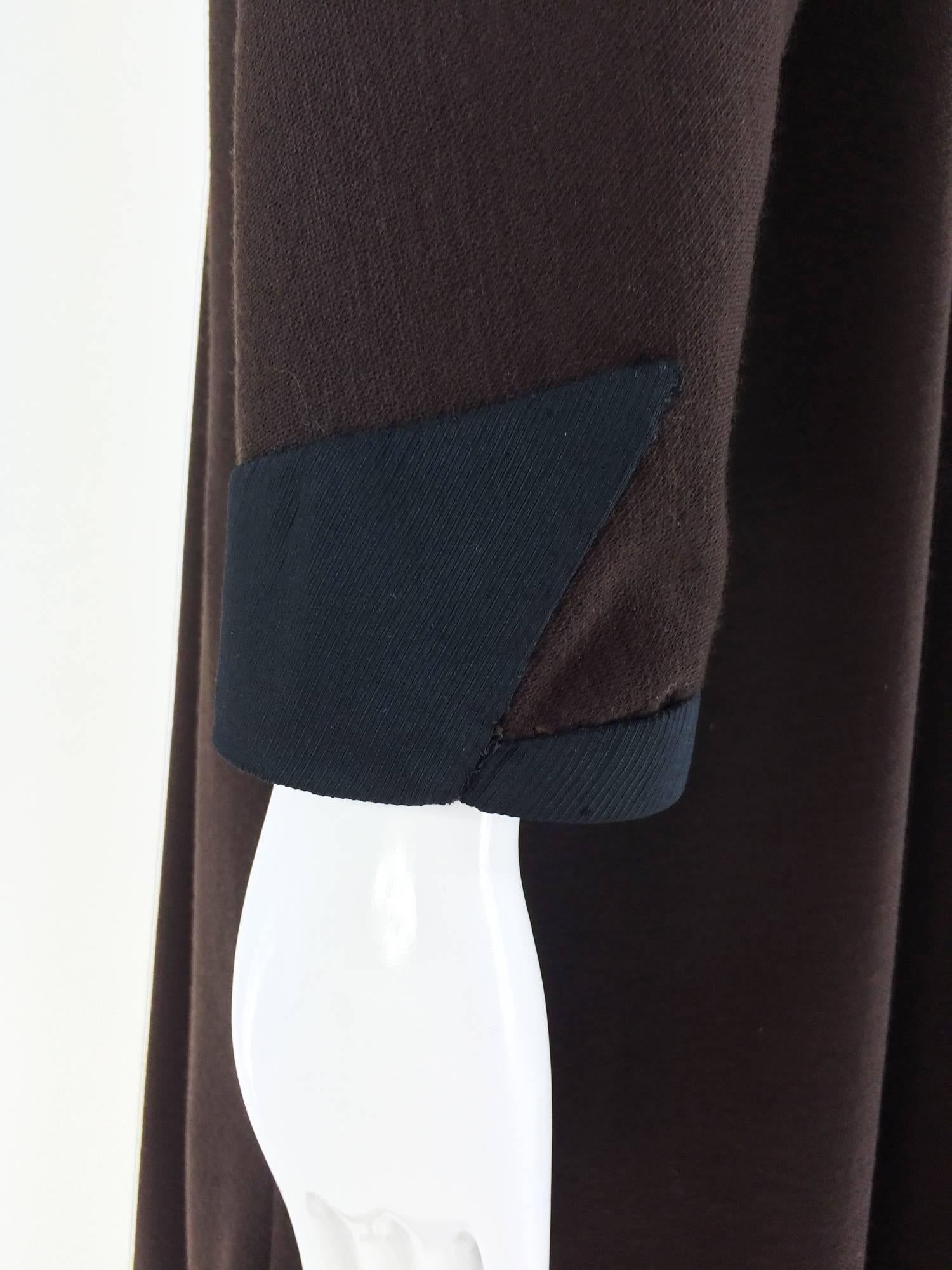 Geffrey Beene brown knit tent dress with black silk twill trims 1980s In Excellent Condition In West Palm Beach, FL