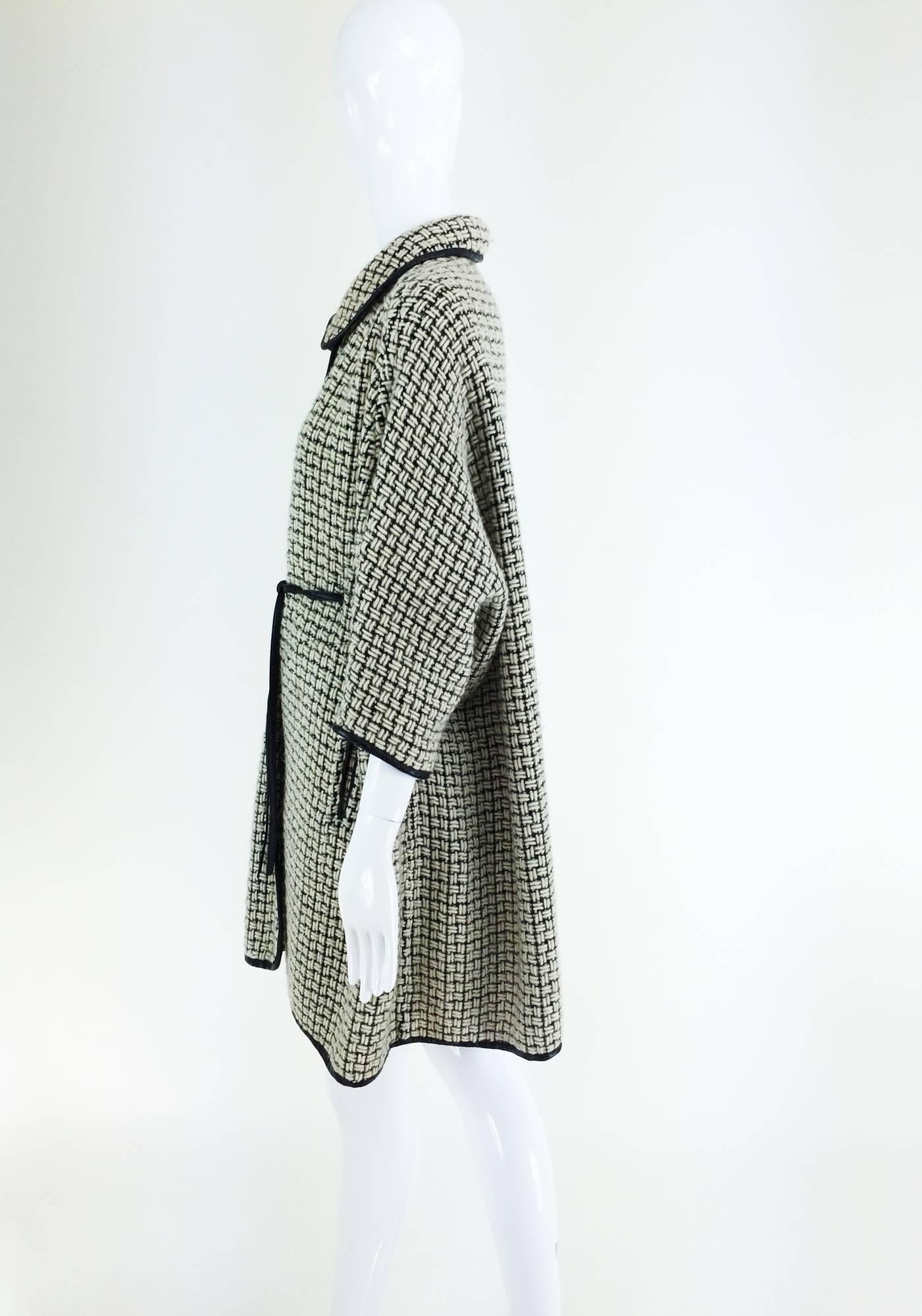 Women's Bonnie Cashin black & white woven wool sac back coat 1950s