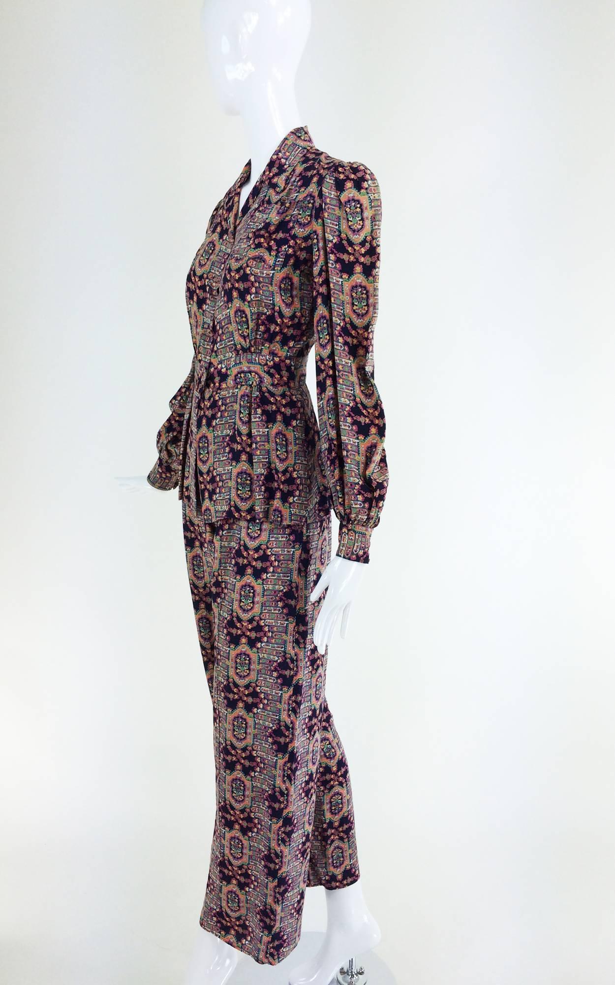 1940s printed rayon lounge/at home pajama top & trouser set  2
