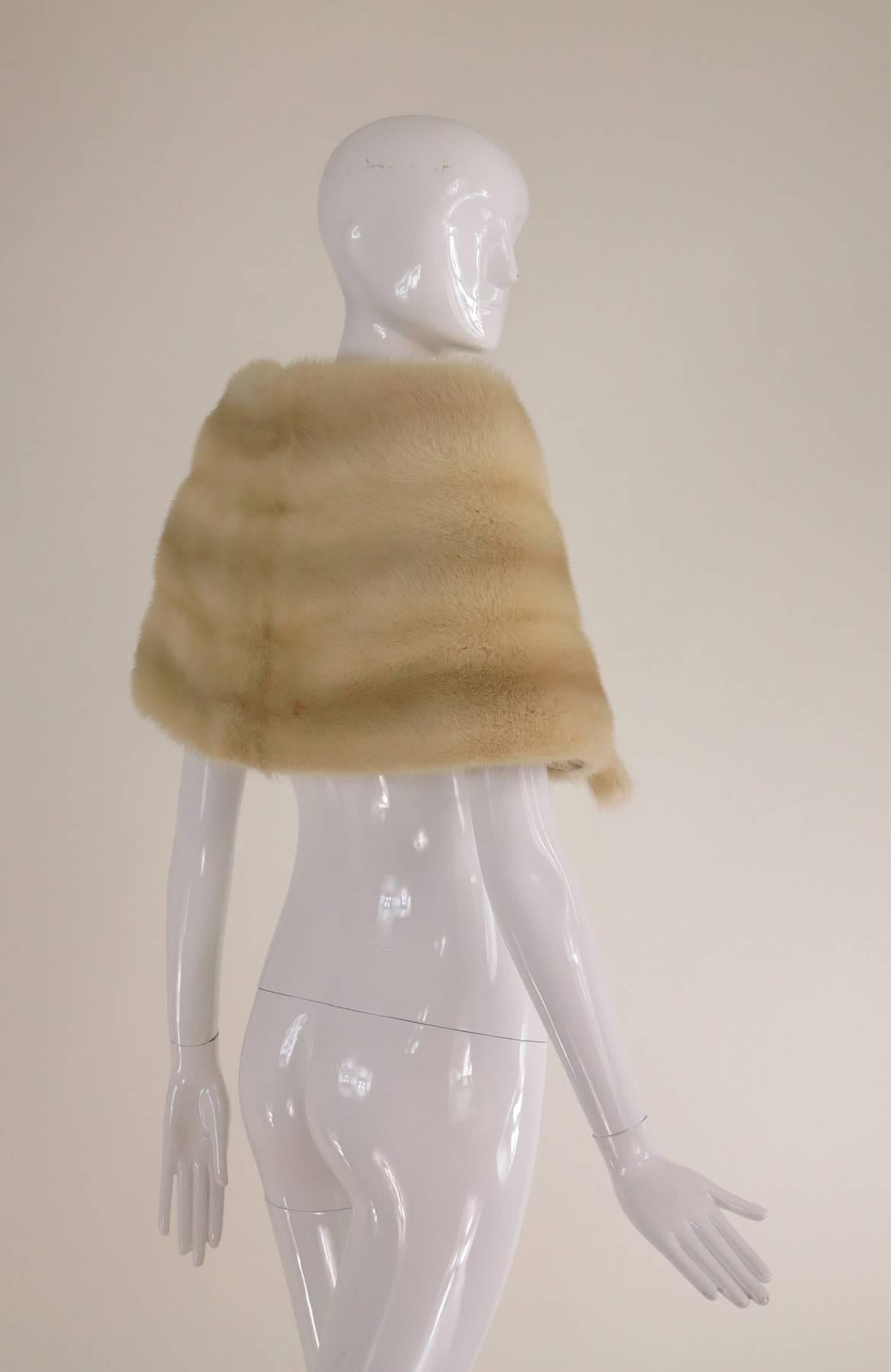Women's Gunther Jaeckel furs  Bonwit Teller champagne mink tie front cape 1960s