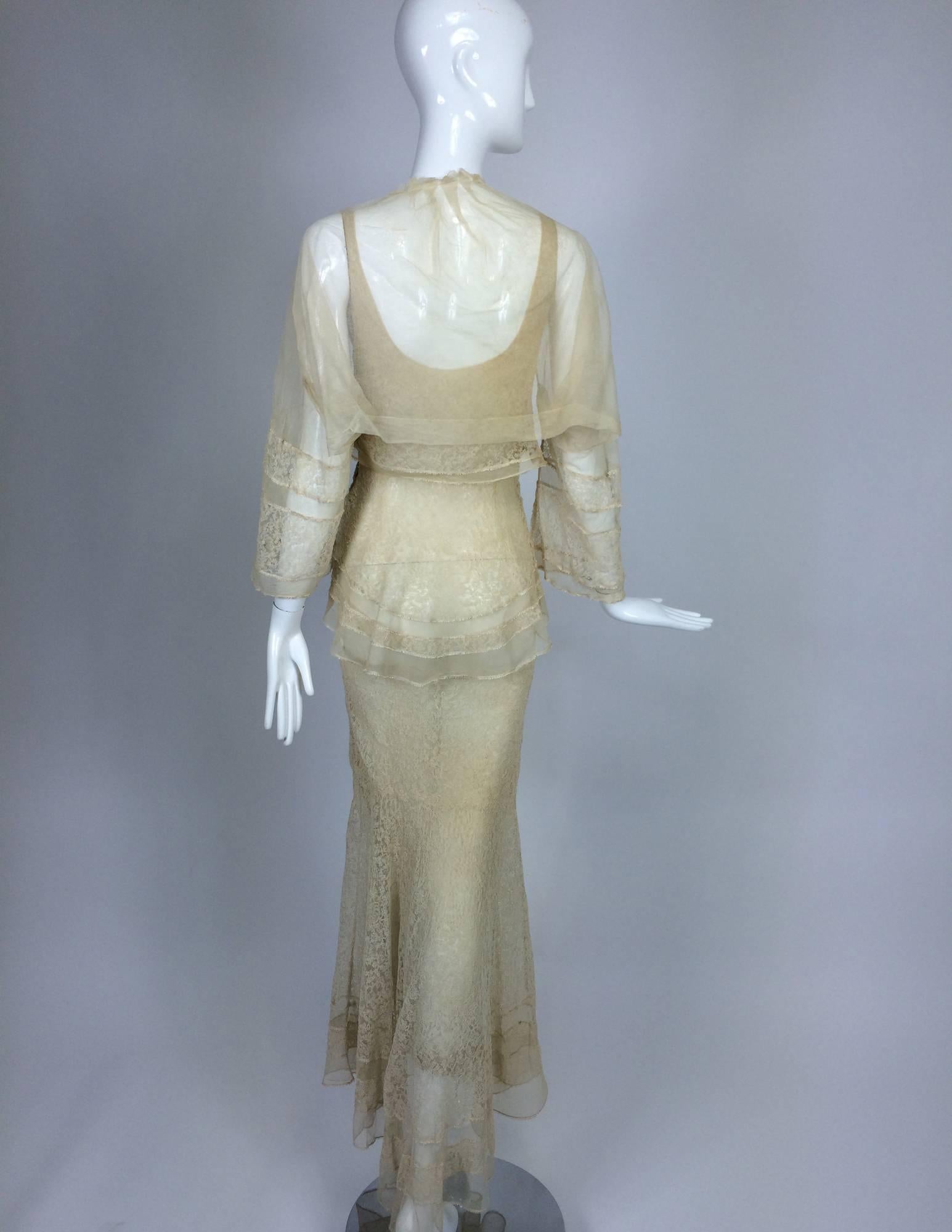 1930s champagne lace & silk bias cut tiered wedding dress & shrug  In Excellent Condition In West Palm Beach, FL