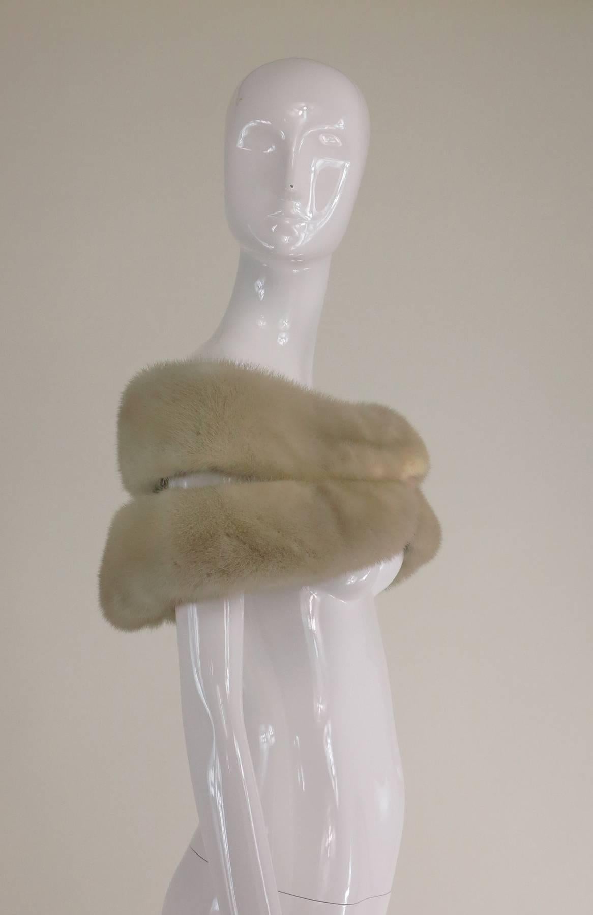 Brown  Double mink stole in champagne from the 1950s