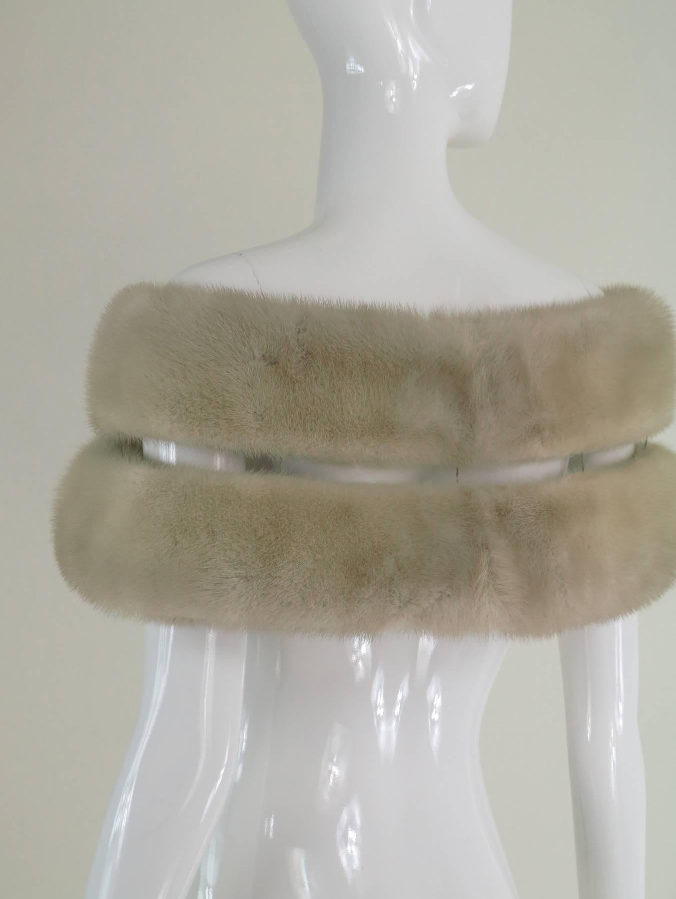  Double mink stole in champagne from the 1950s 1
