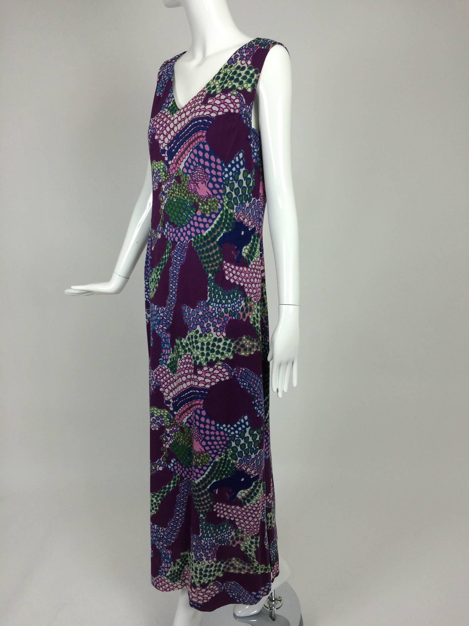 Pierre Balmain Les Tricots Sleeveless V neck maxi dress 1960s In Excellent Condition In West Palm Beach, FL
