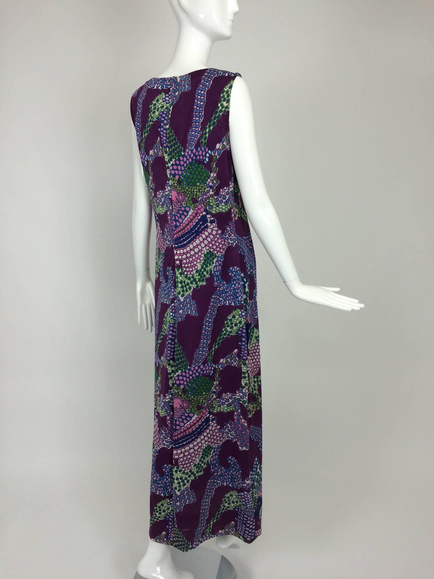 Pierre Balmain Les Tricots Sleeveless V neck maxi dress in a modern (60s) jersey print...Sleeveless, V neck dress with a deep side vent is fully lined...Fits a Medium

In excellent wearable condition... All our clothing is dry cleaned and
