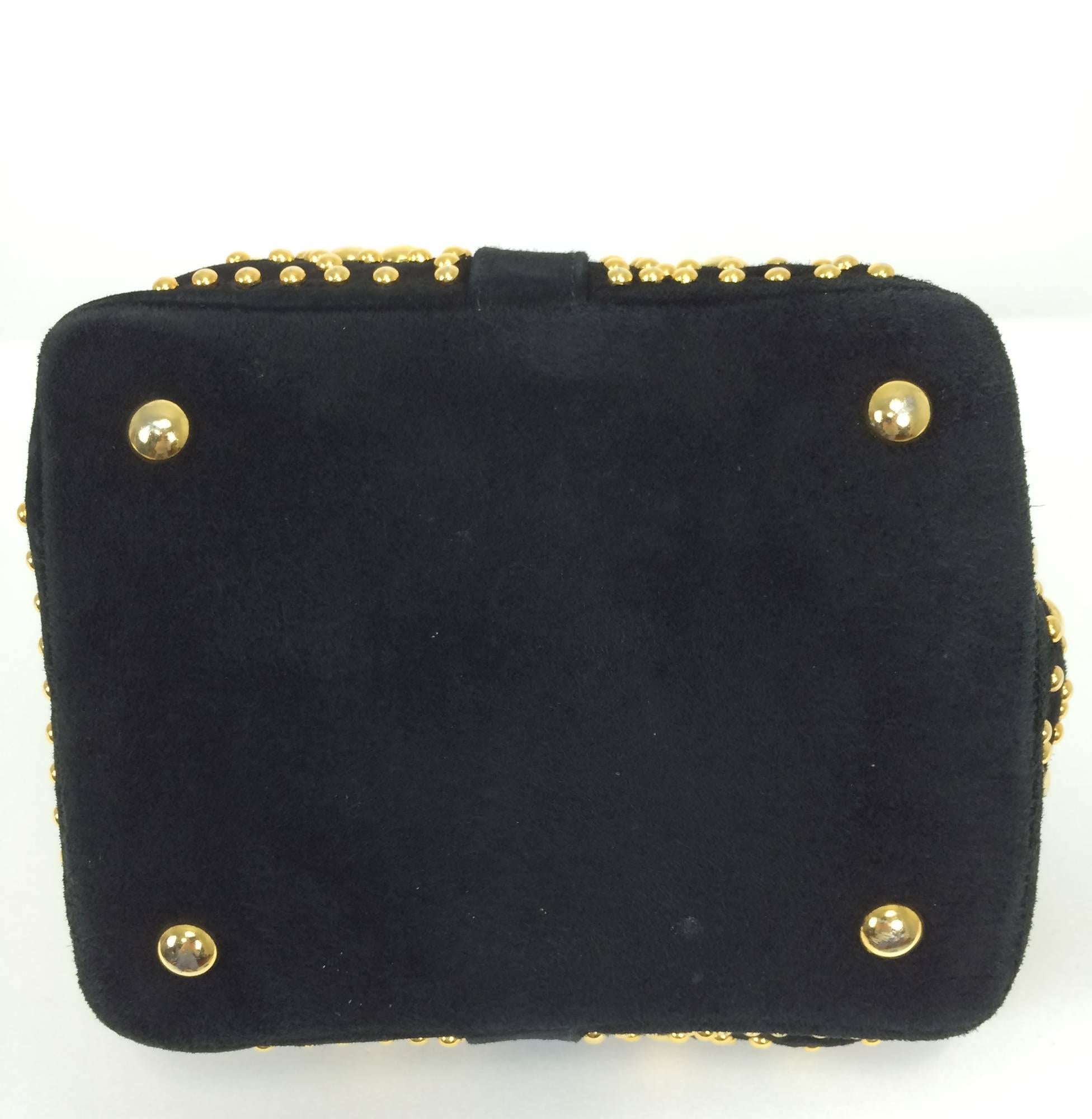 Gold studded black suede shoulder bag Sepcoeur Paris 1980s In Excellent Condition In West Palm Beach, FL