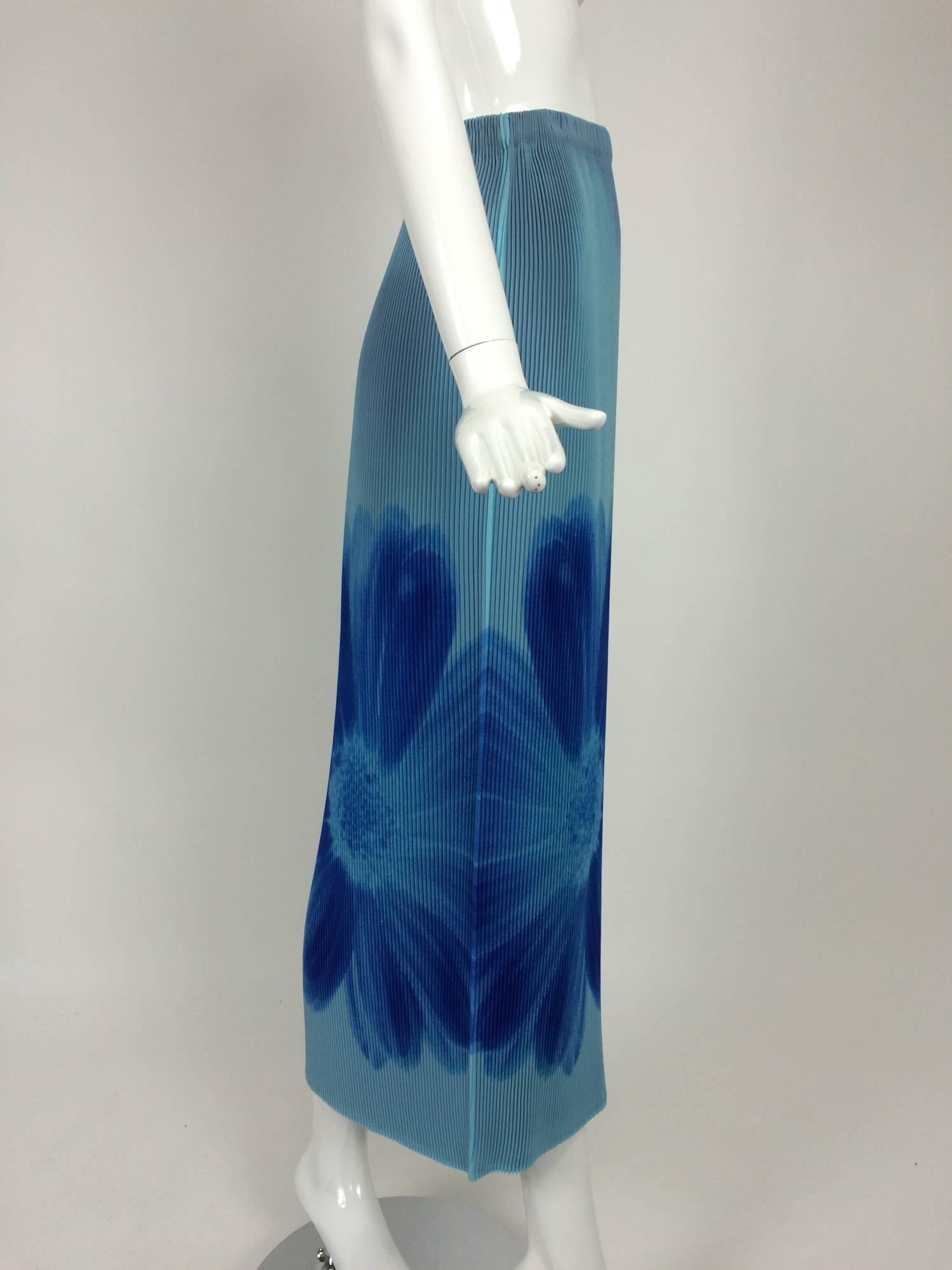 Issey Miyake layered blue pleated maxi skirt with daises In Excellent Condition In West Palm Beach, FL