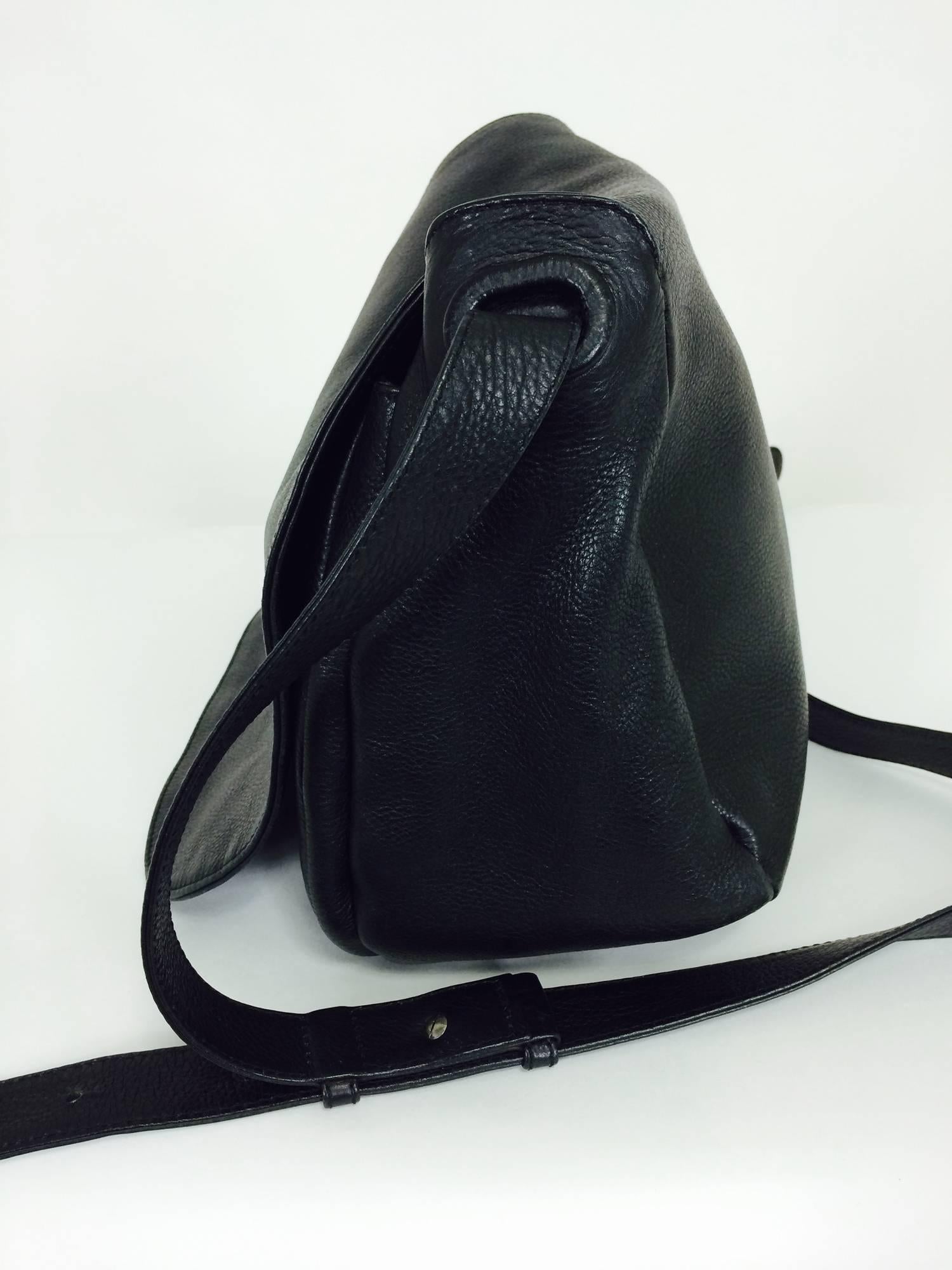 DeVecchi large pebbled black leather flap front cross body/shoulder bag 1990s 1