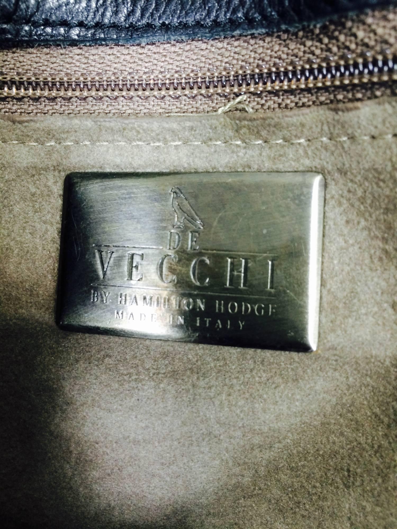 DeVecchi large pebbled black leather flap front cross body/shoulder bag 1990s 5