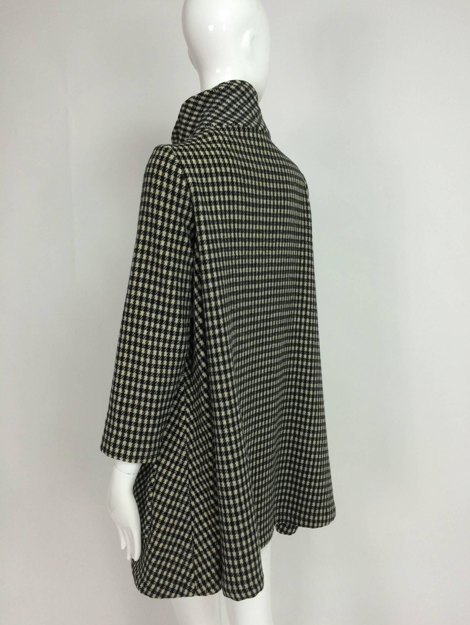 Mod black & white check zip front mini tent coat 1960s Jordan Marsh England 3