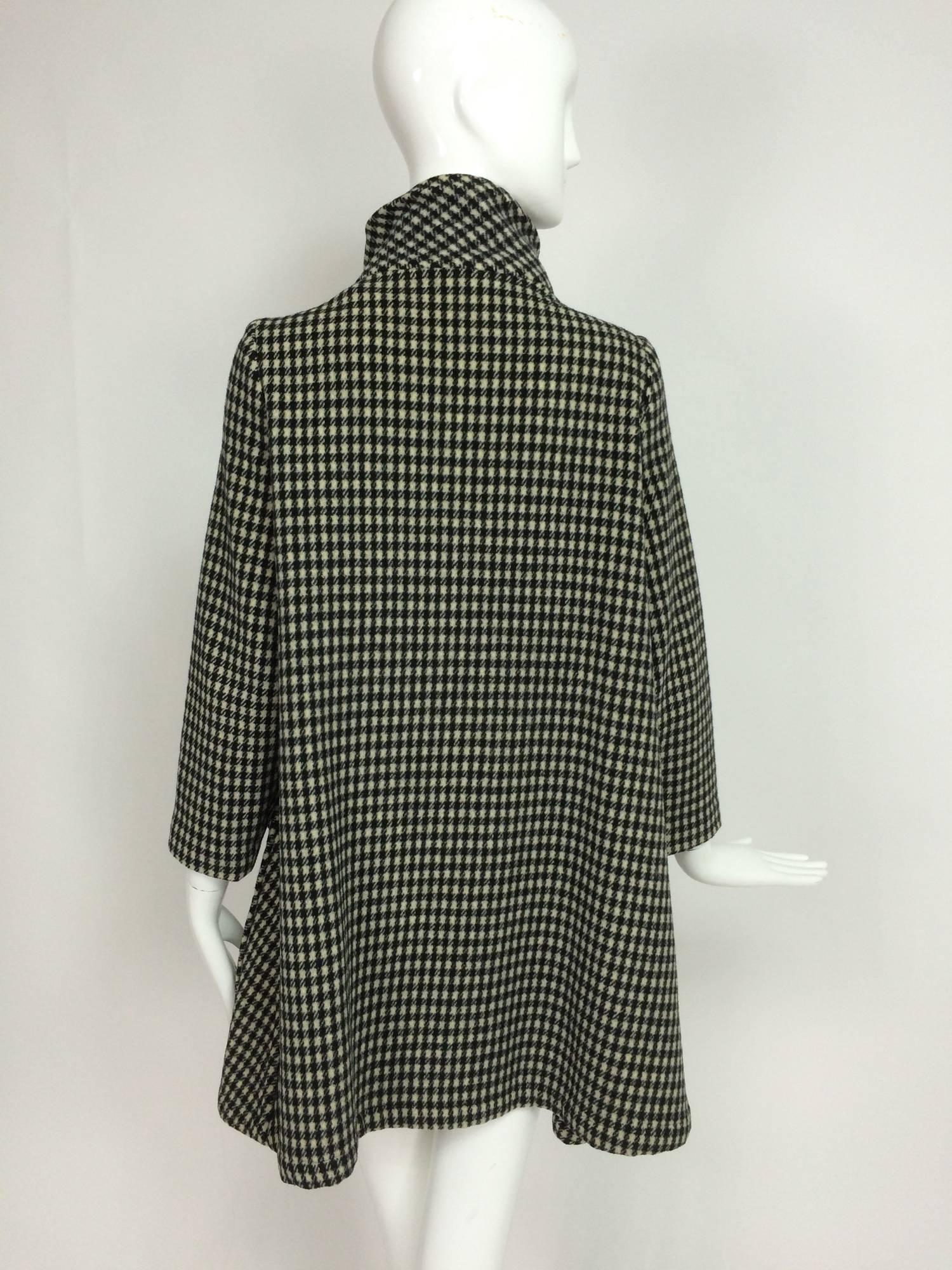 Mod black & white check zip front mini tent coat 1960s Jordan Marsh England 4