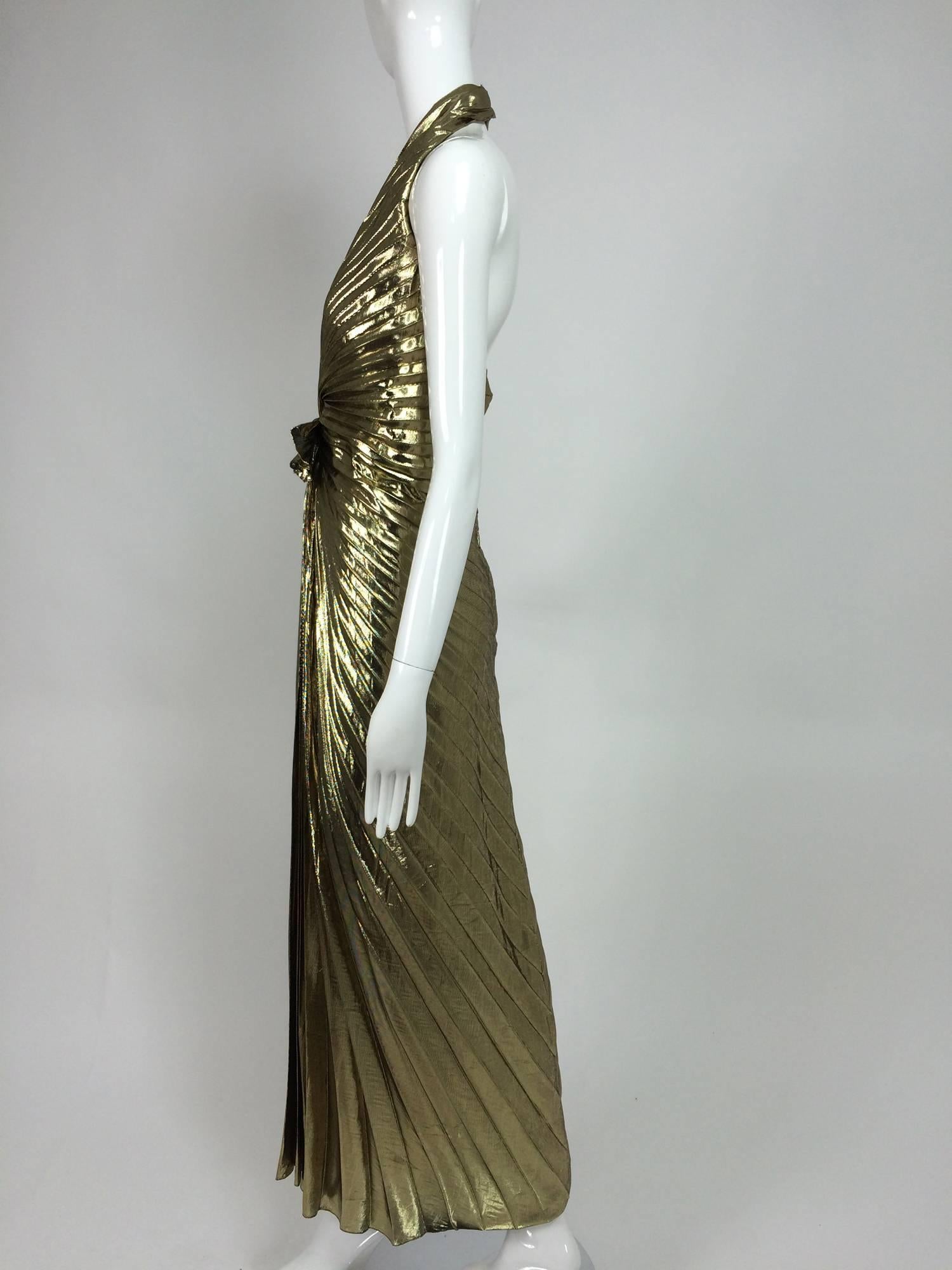 De las mujeres Travilla Marilyn Monroe vestido plisado dorado con cuello halter 1953