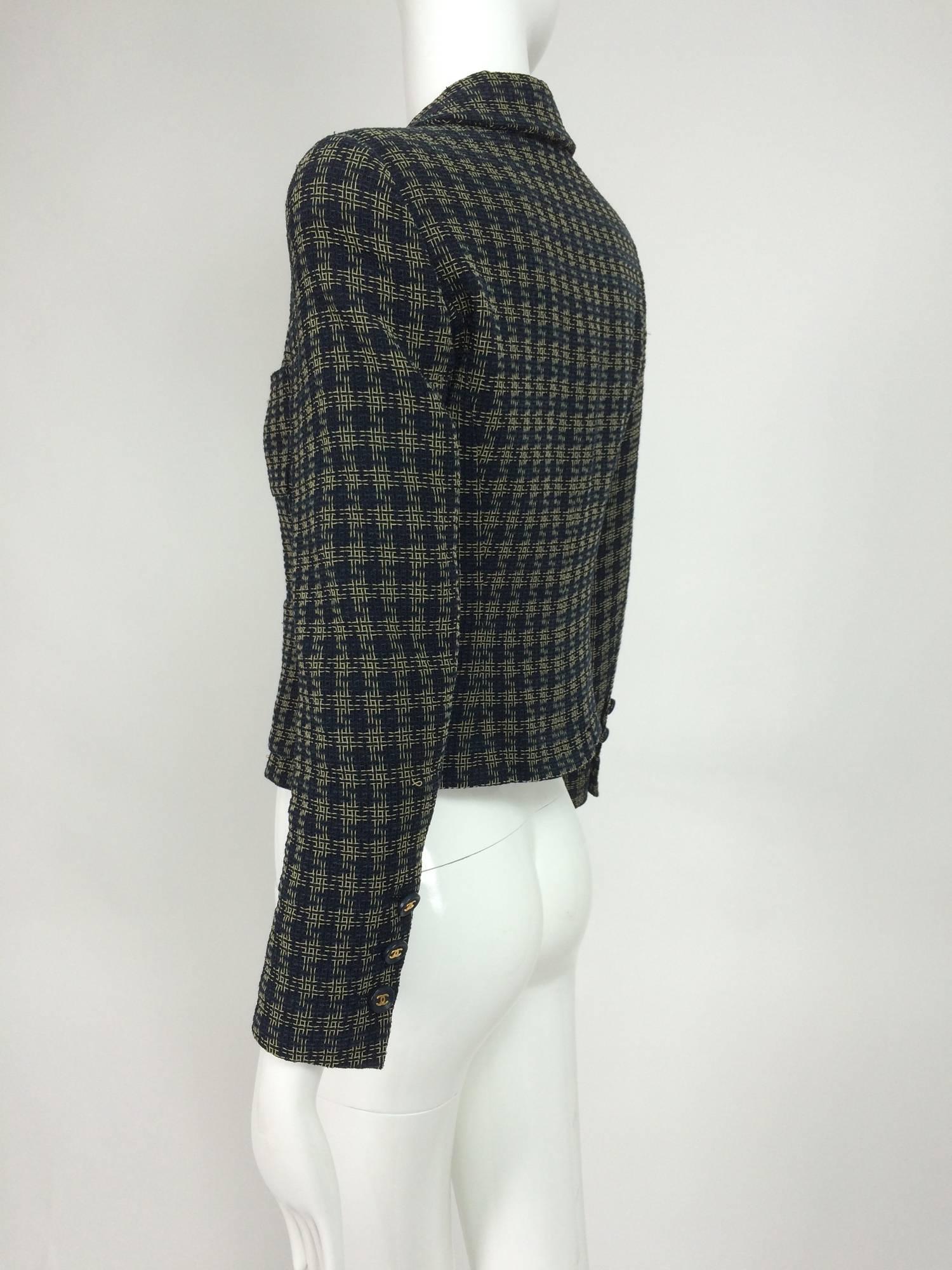 Chanel navy & cream open weave check cropped jacket  In Excellent Condition In West Palm Beach, FL