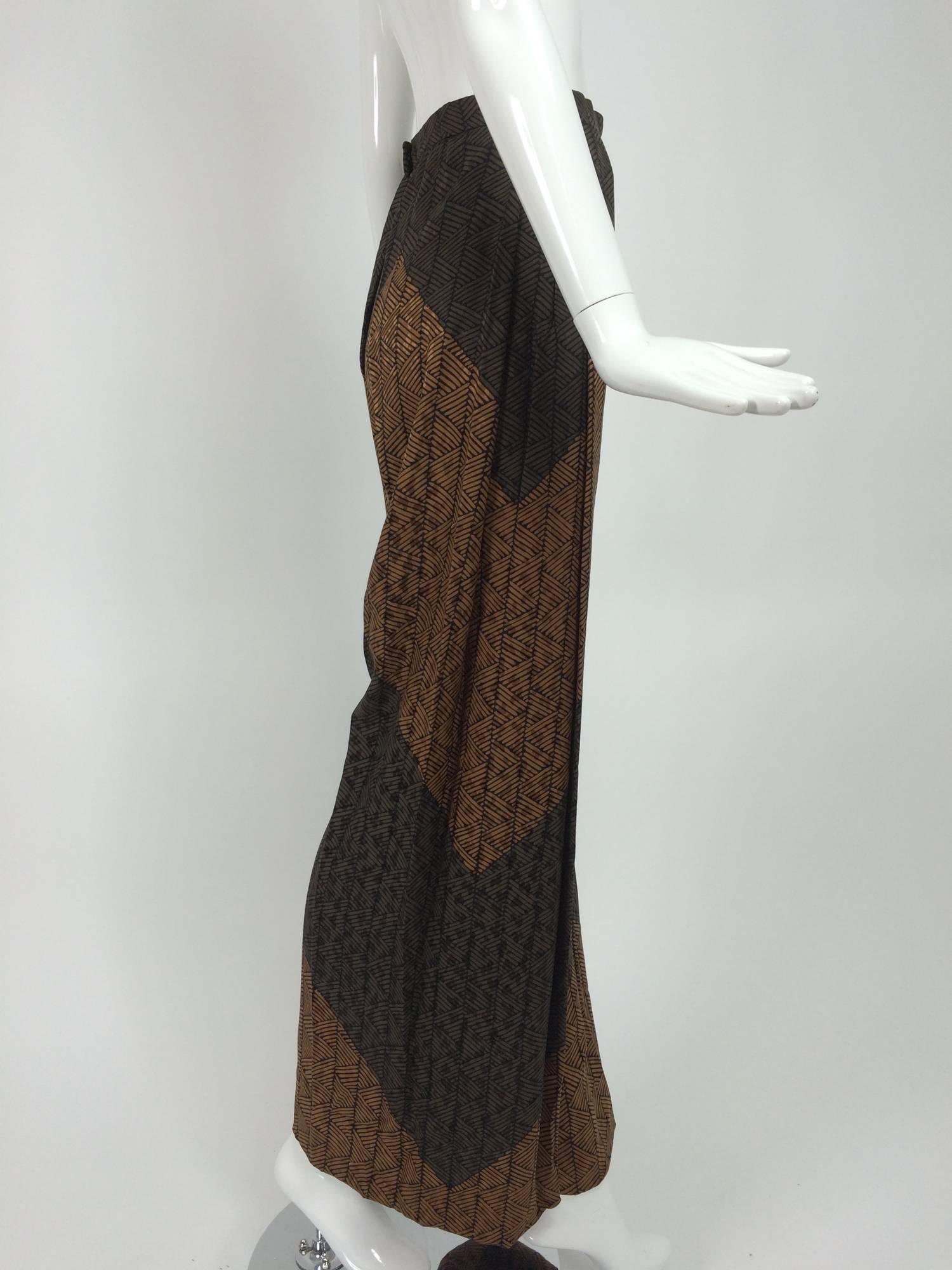 Carolina Herrera cocoa/chocolate geometric print wide leg trouser In Excellent Condition For Sale In West Palm Beach, FL