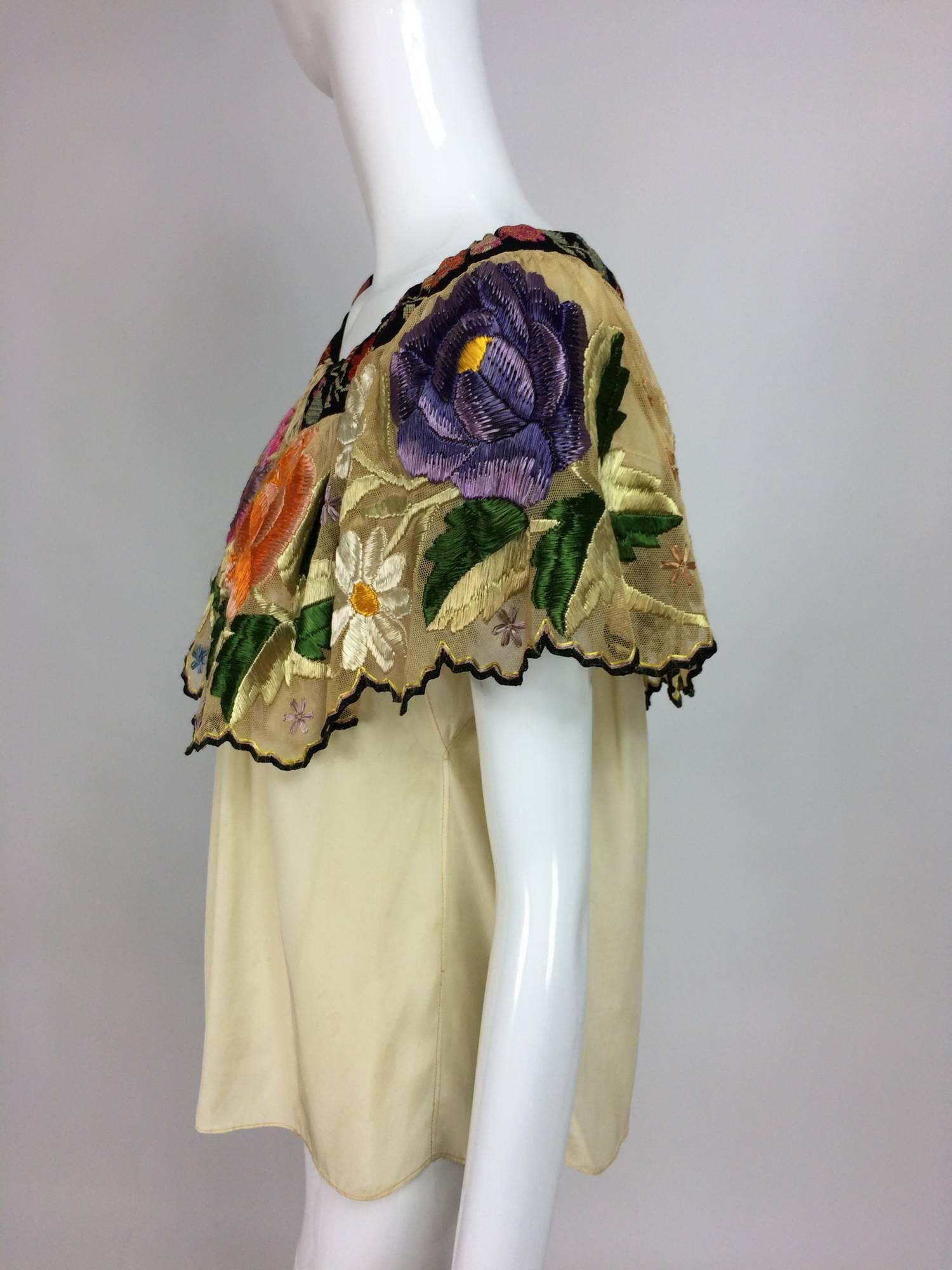 Vintage Mexican silk needle point & embroidered peasant blouse 1940s  In Excellent Condition In West Palm Beach, FL