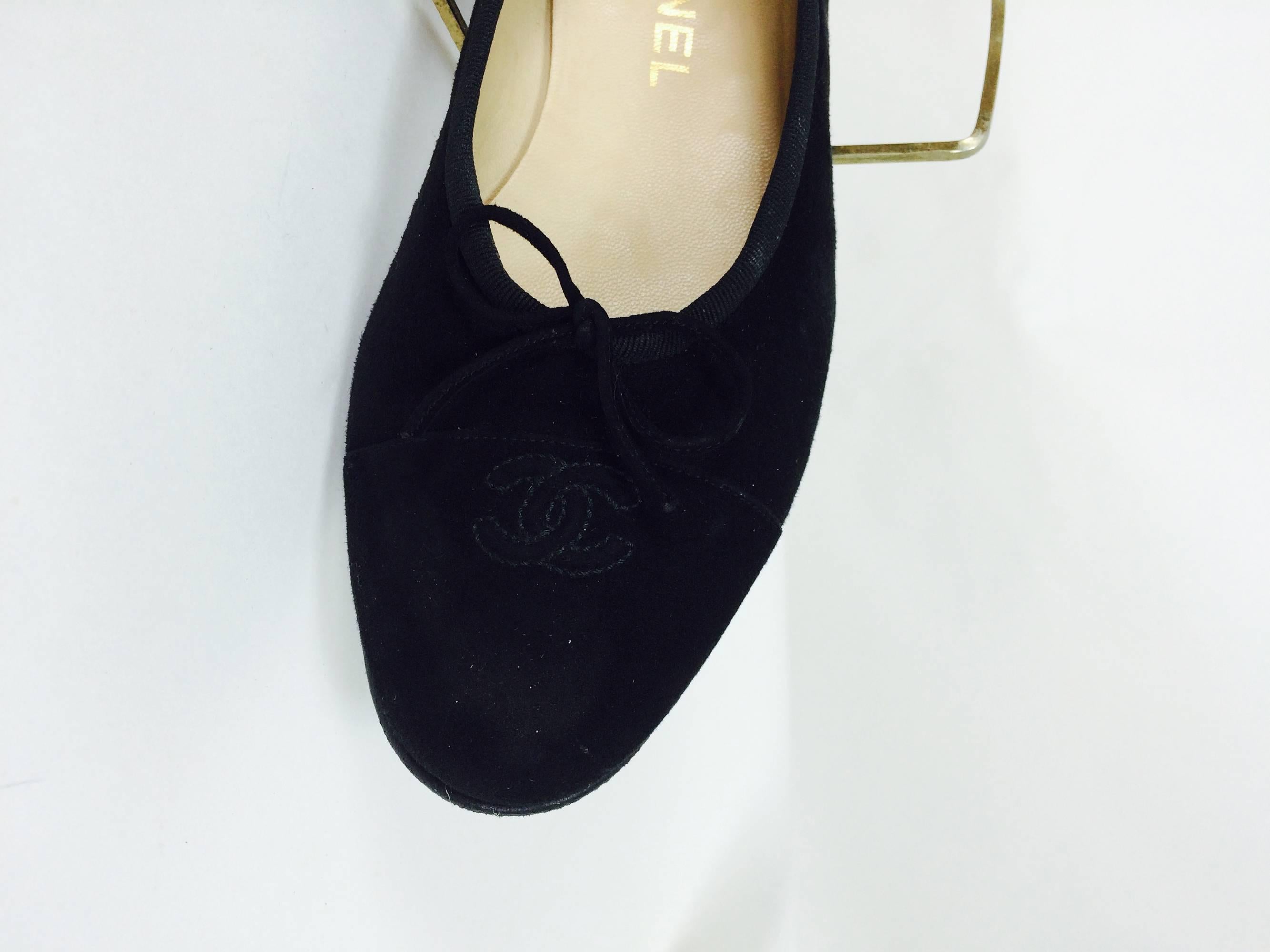 Women's Chanel black suede logo toe ballet flats 40 1/2 M