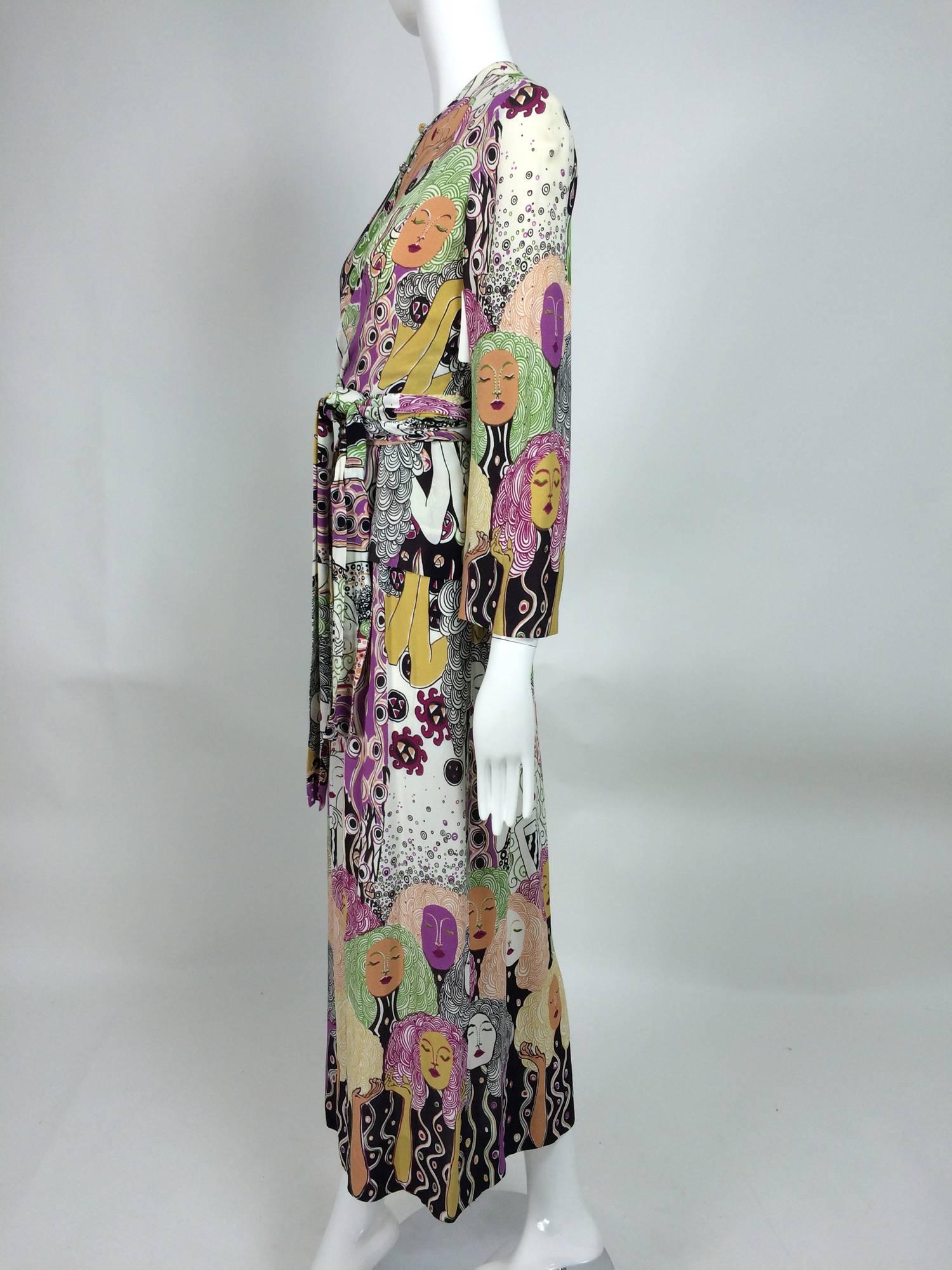 art nouveau style womens faces crepe print wrap waist dress 1970s In Excellent Condition In West Palm Beach, FL