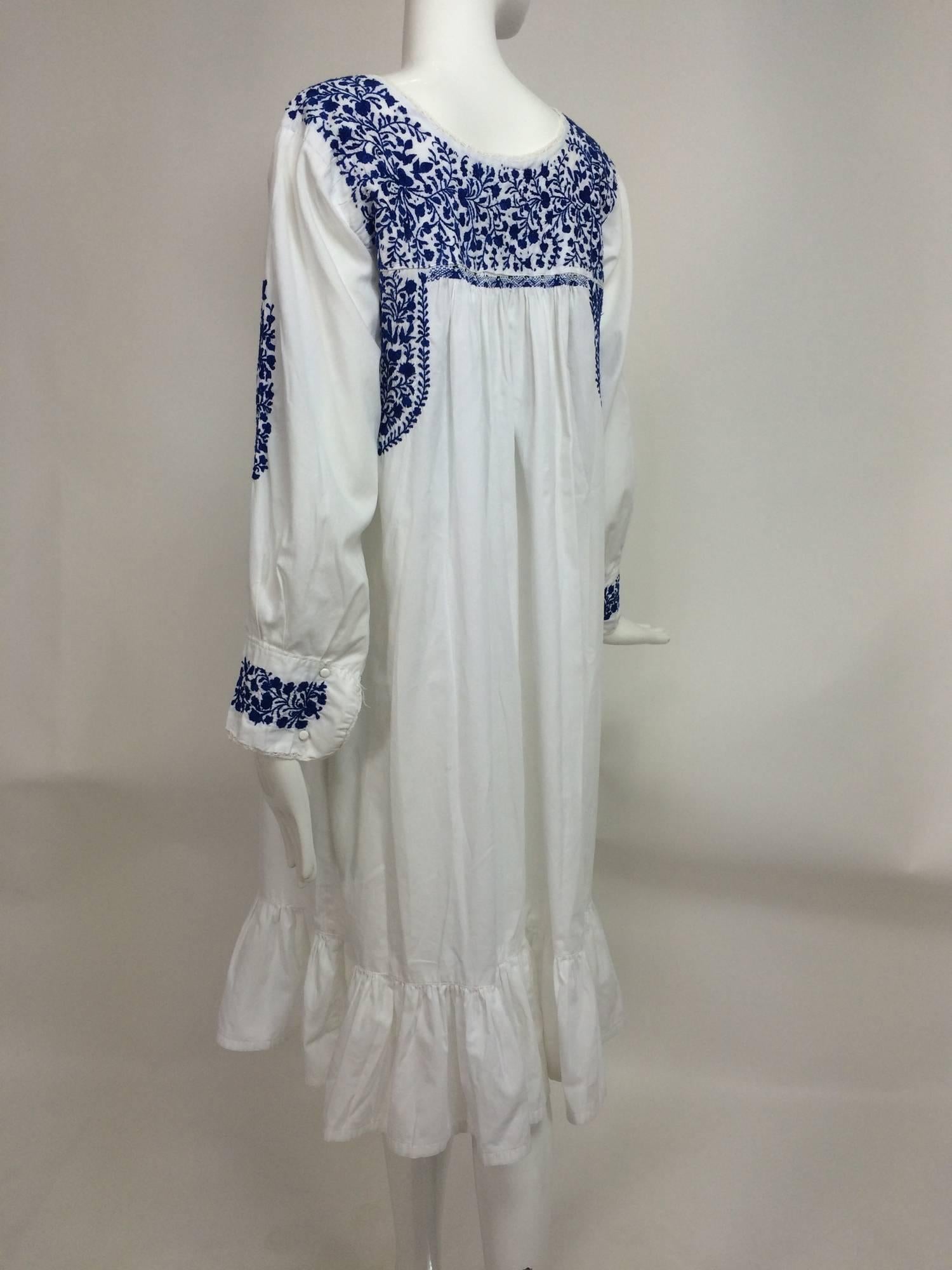 1960s blue & white embroidered Oaxacan Mexican wedding dress vintage In Excellent Condition In West Palm Beach, FL