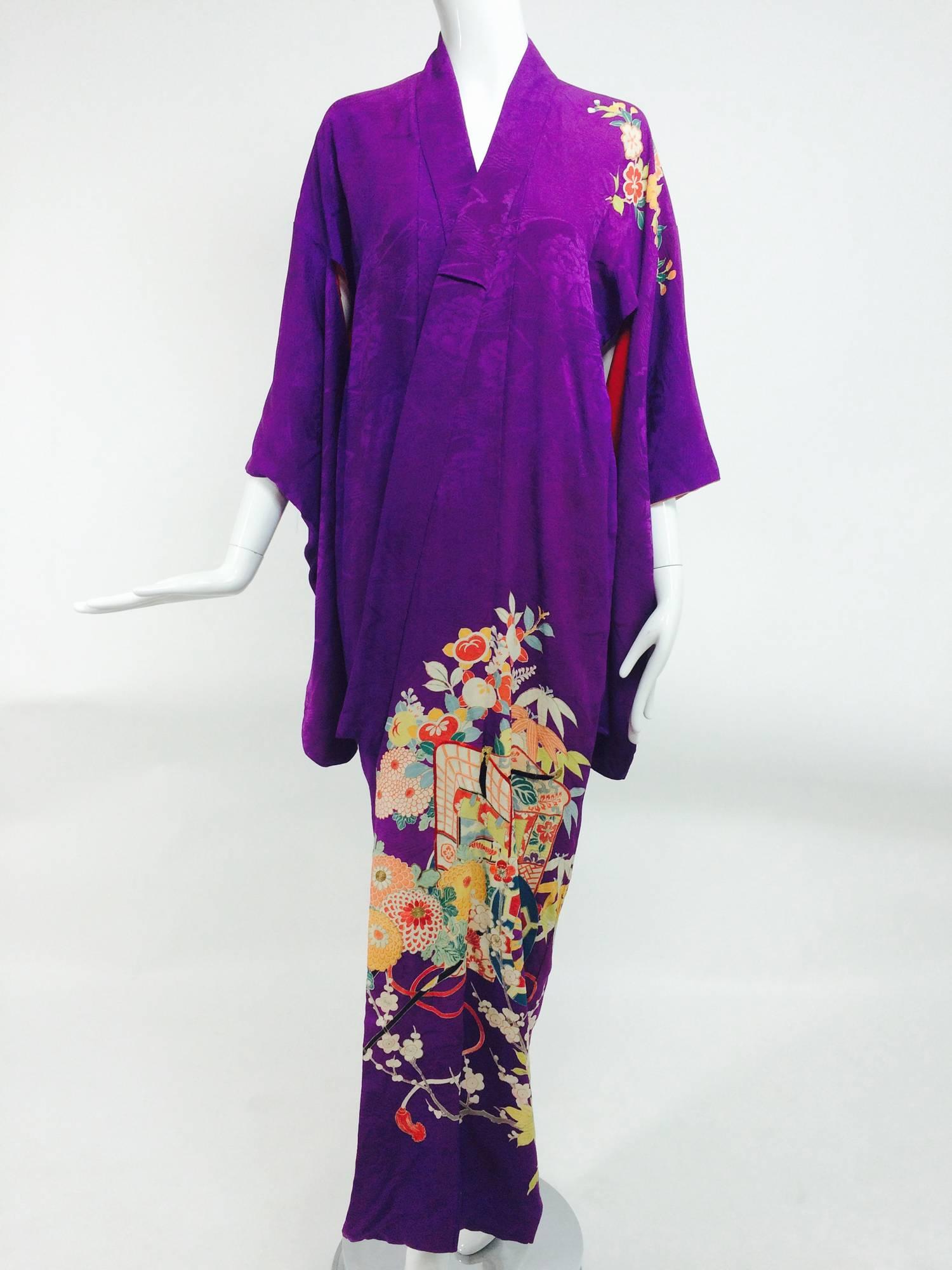 Purple Pre WWII embroidered figured purple silk crepe floral Japanese kimono 1930s