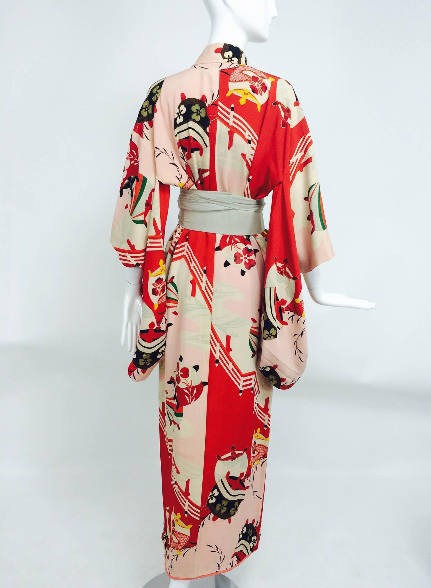 Beige Pre WWII red and pink silk crepe Japanese Kimono 1930s