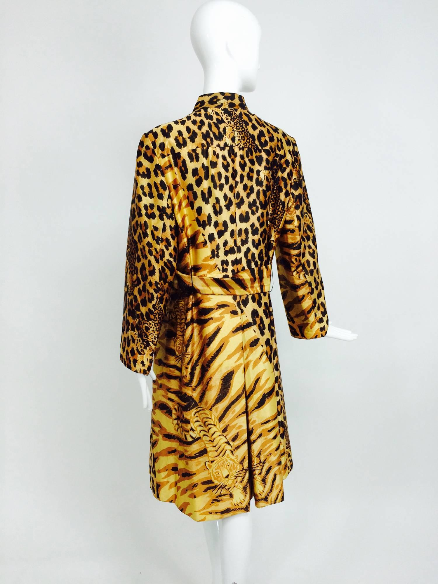 Vintage Main Street leopard print rain coat 1970s In Excellent Condition In West Palm Beach, FL