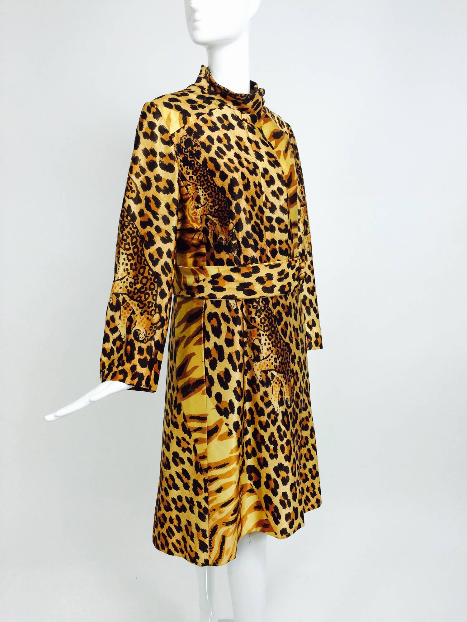 Women's Vintage Main Street leopard print rain coat 1970s