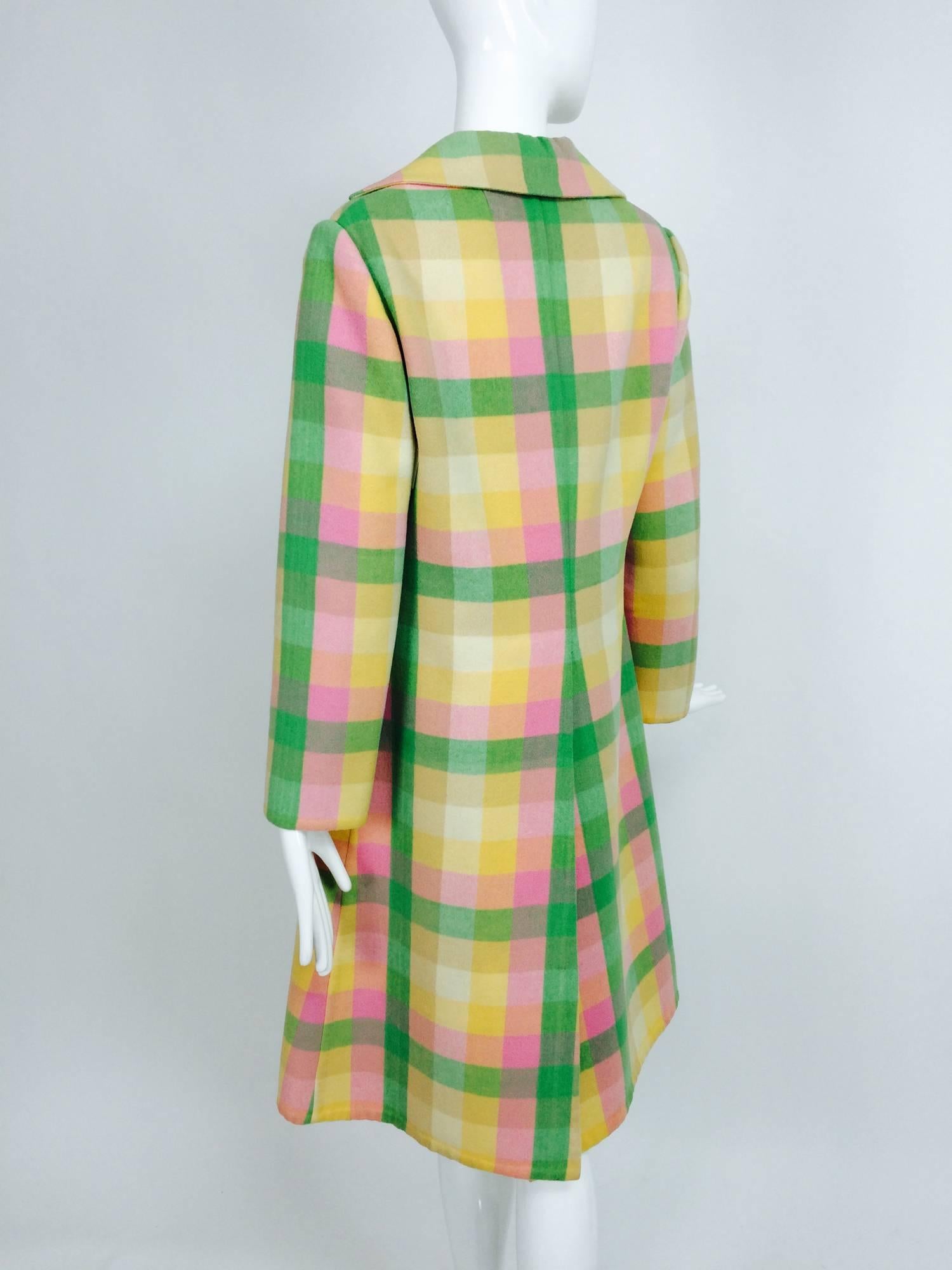 Vintage Bill Blass double face wool pastel plaid coat 1970s In Good Condition In West Palm Beach, FL