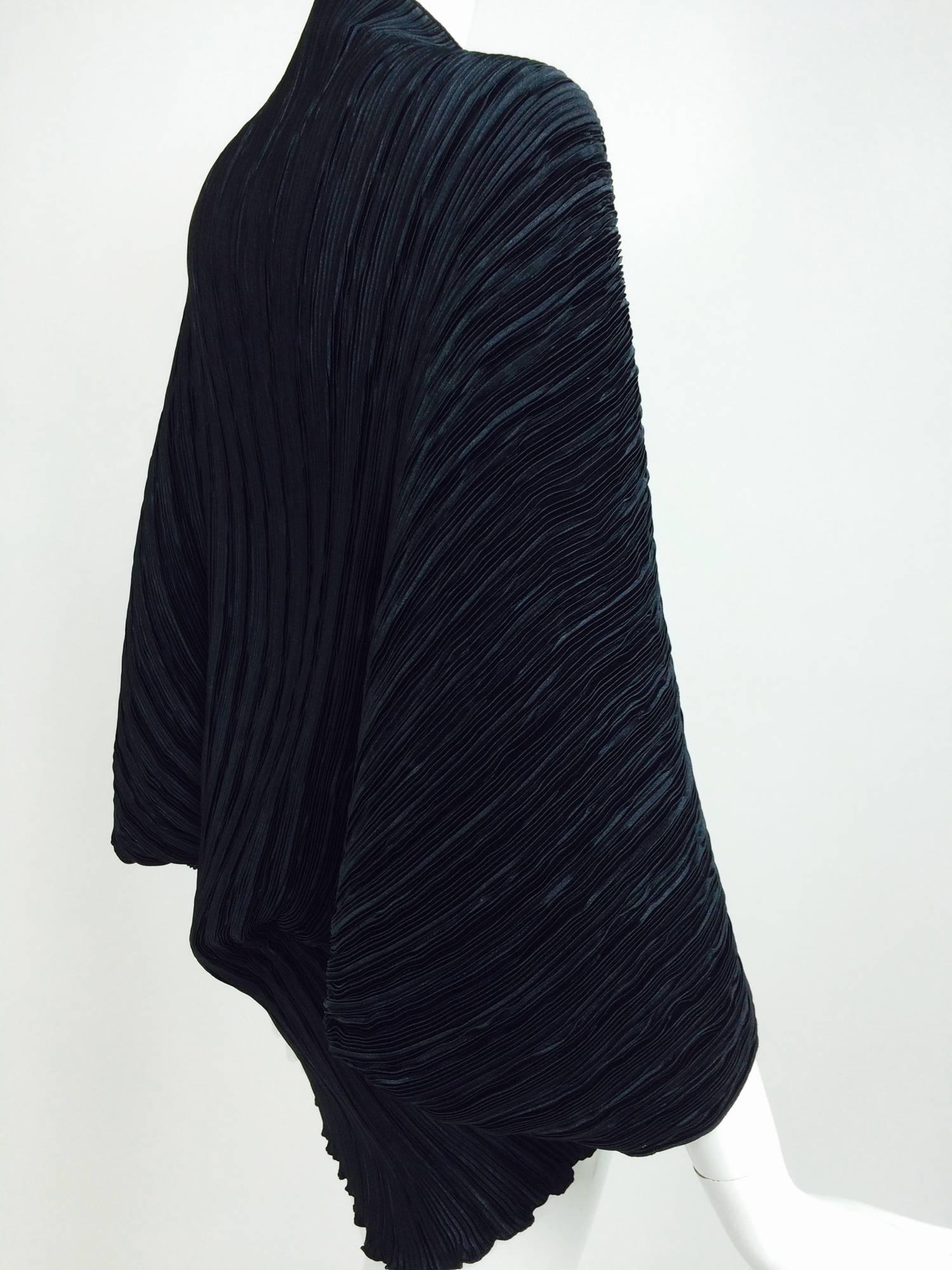 Women's Vintage Ellen Hauptli black Forutny pleated jacket with button shoulders 1990s