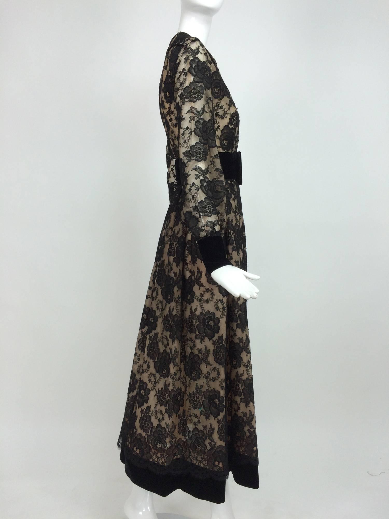 Vintage Lillie Rubin black lace & velvet dress 1970s In Good Condition In West Palm Beach, FL