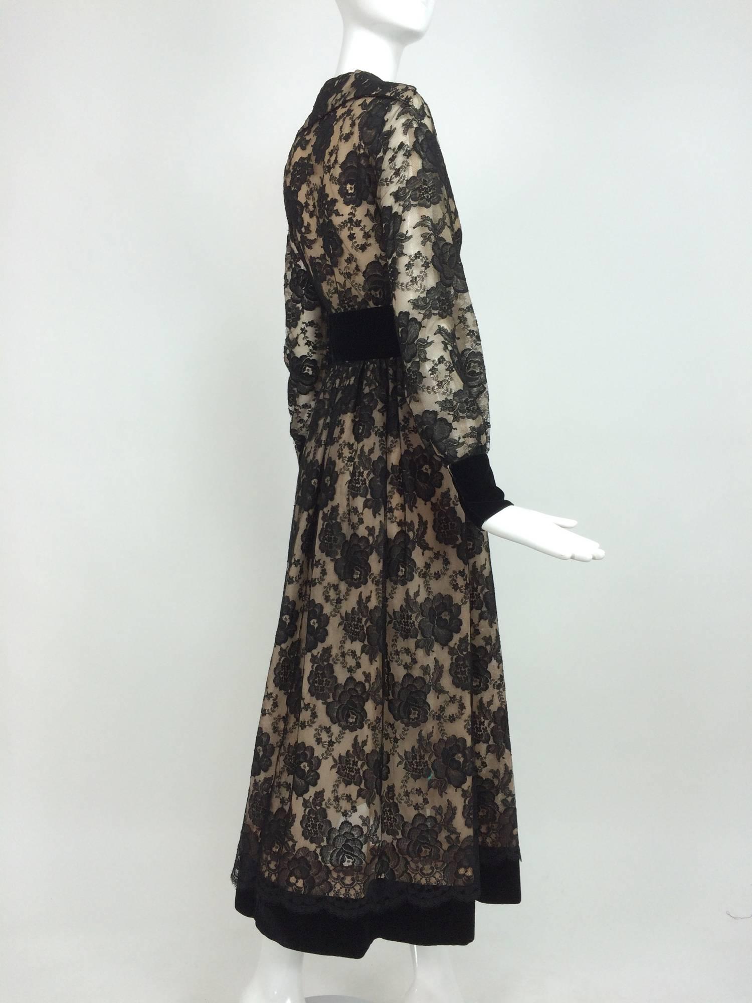 Women's Vintage Lillie Rubin black lace & velvet dress 1970s