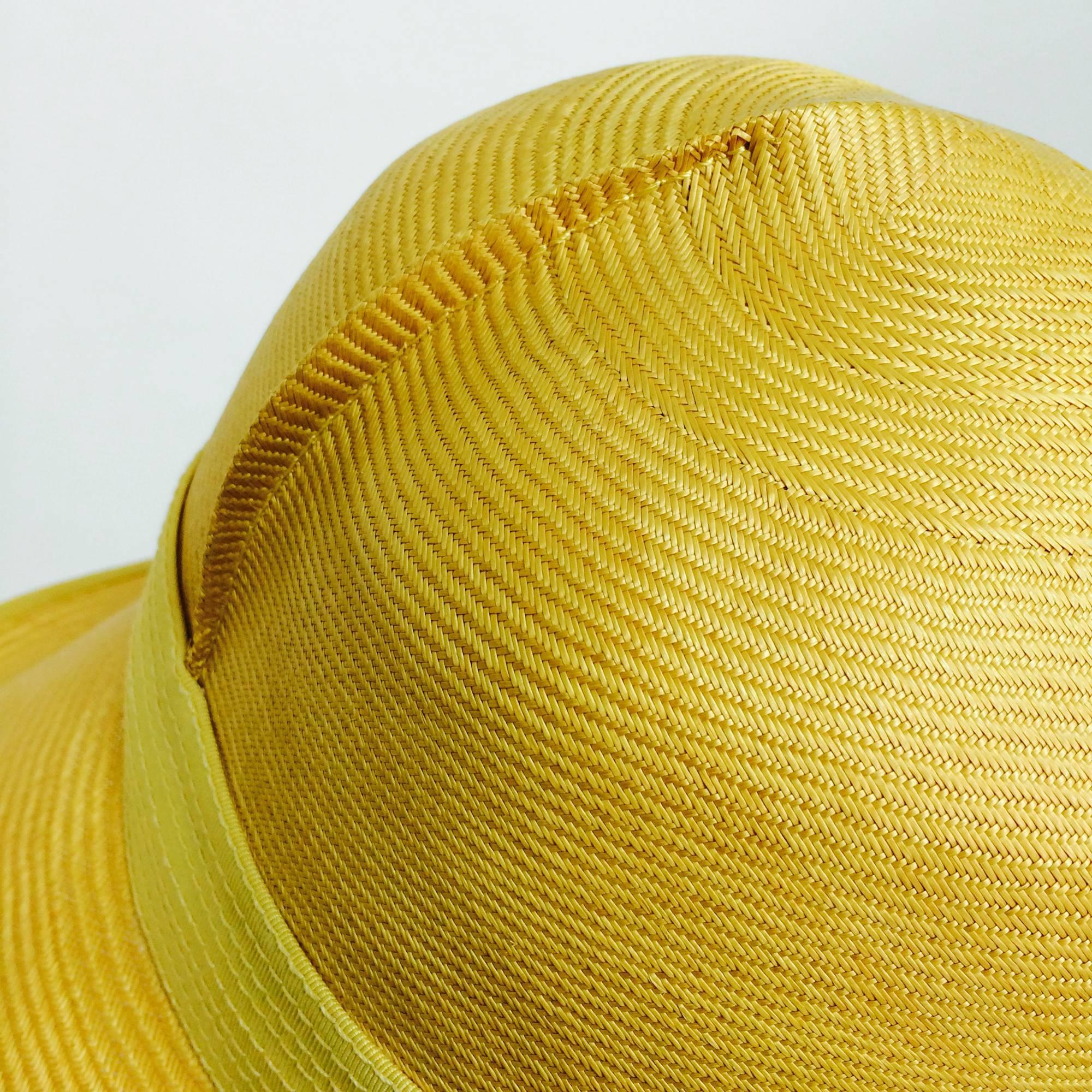 Vintage James Galanos golden yellow straw cloche hat 1960s In New Condition In West Palm Beach, FL