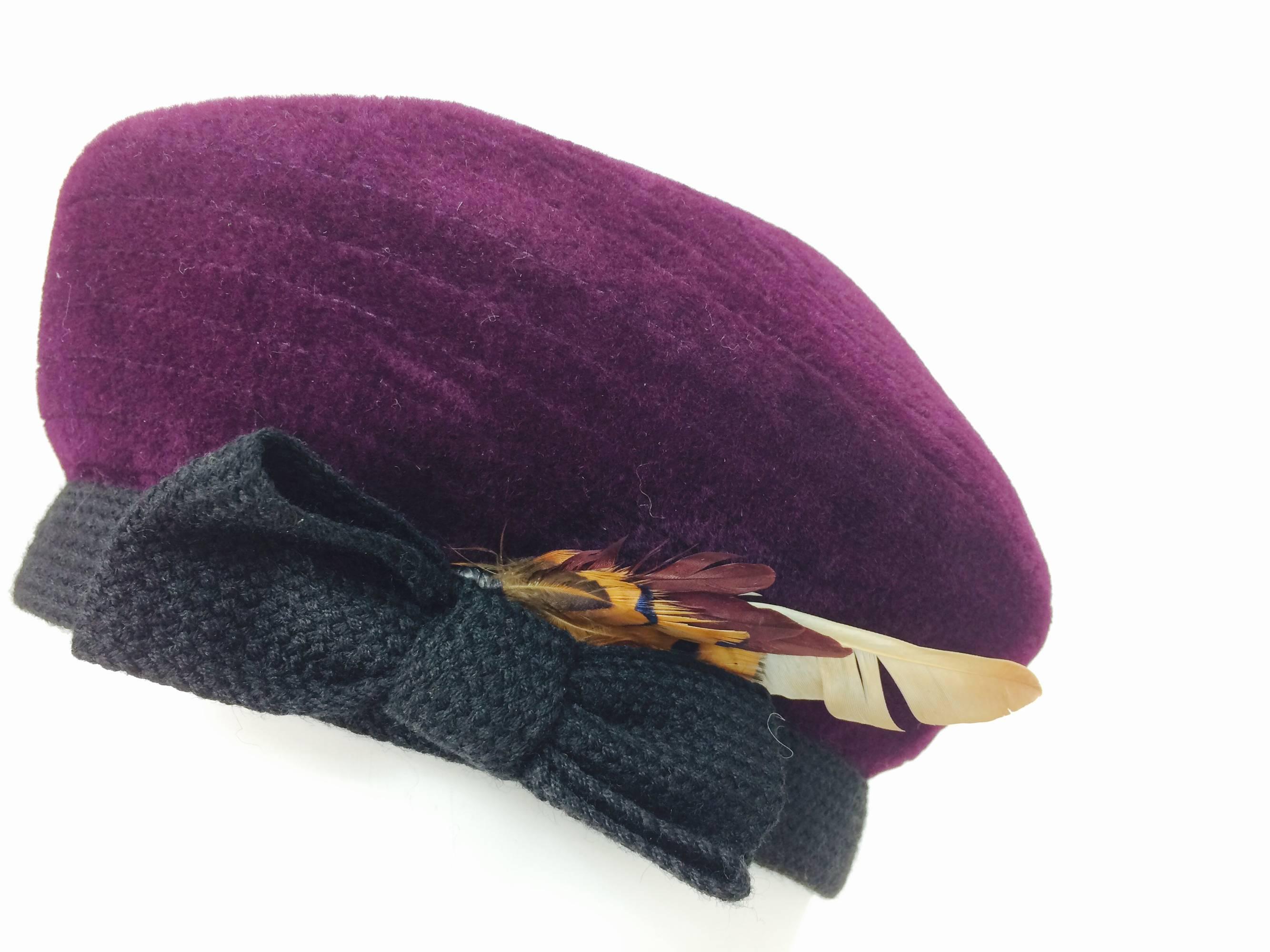 Black Givenchy aubergine velvet beret with feathers 1960s 