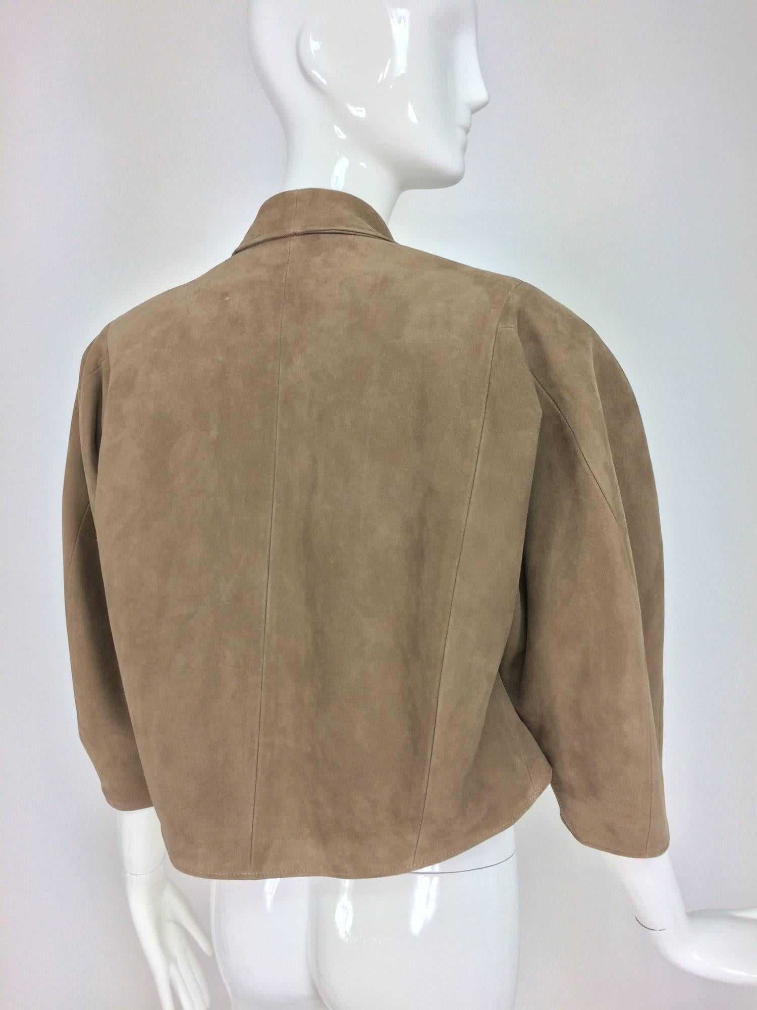 Jean-Claude Jitrois taupe suede cropped swing jacket 1980s In Good Condition For Sale In West Palm Beach, FL