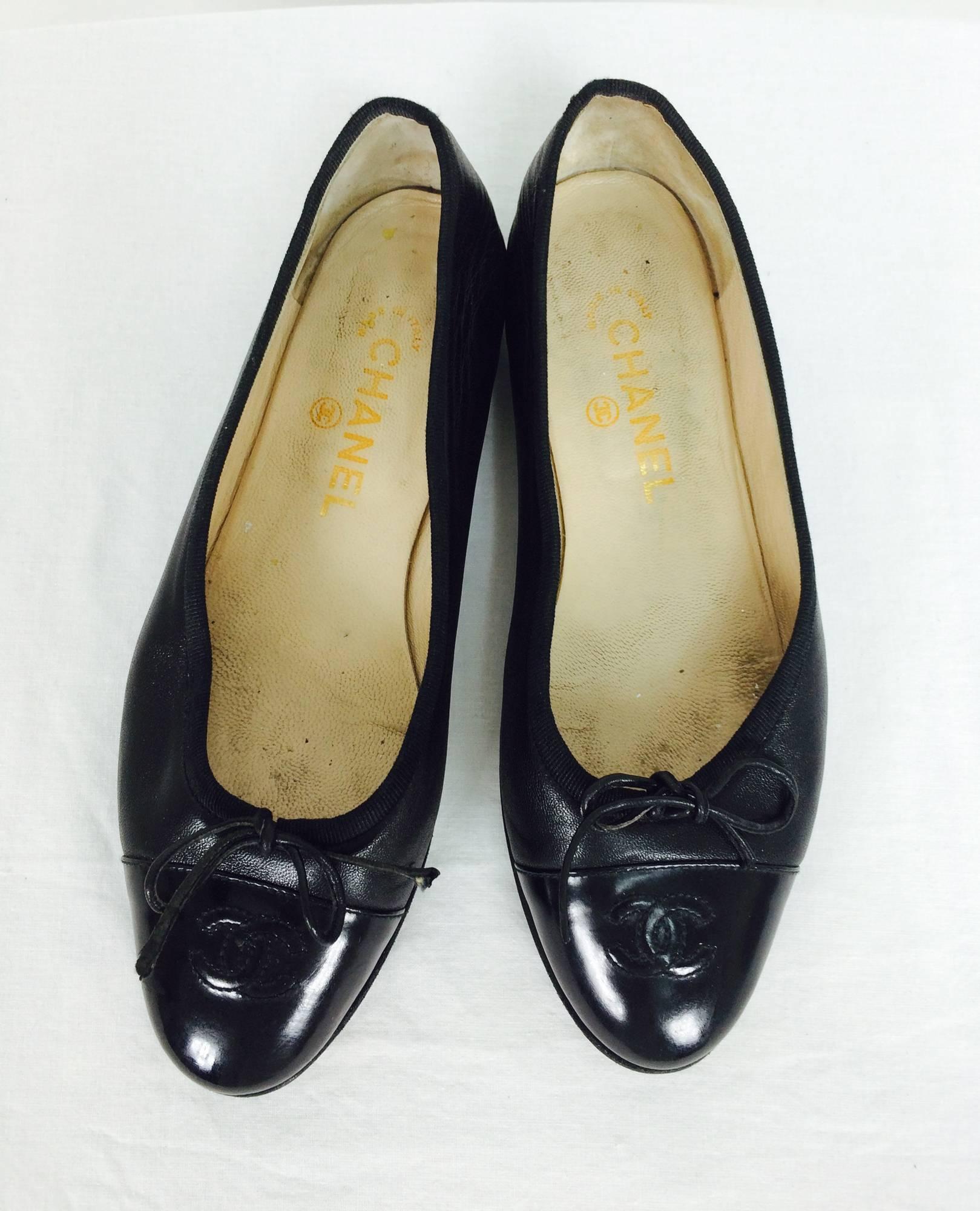 Women's Chanel soft black lambskin leather ballet flats 38M