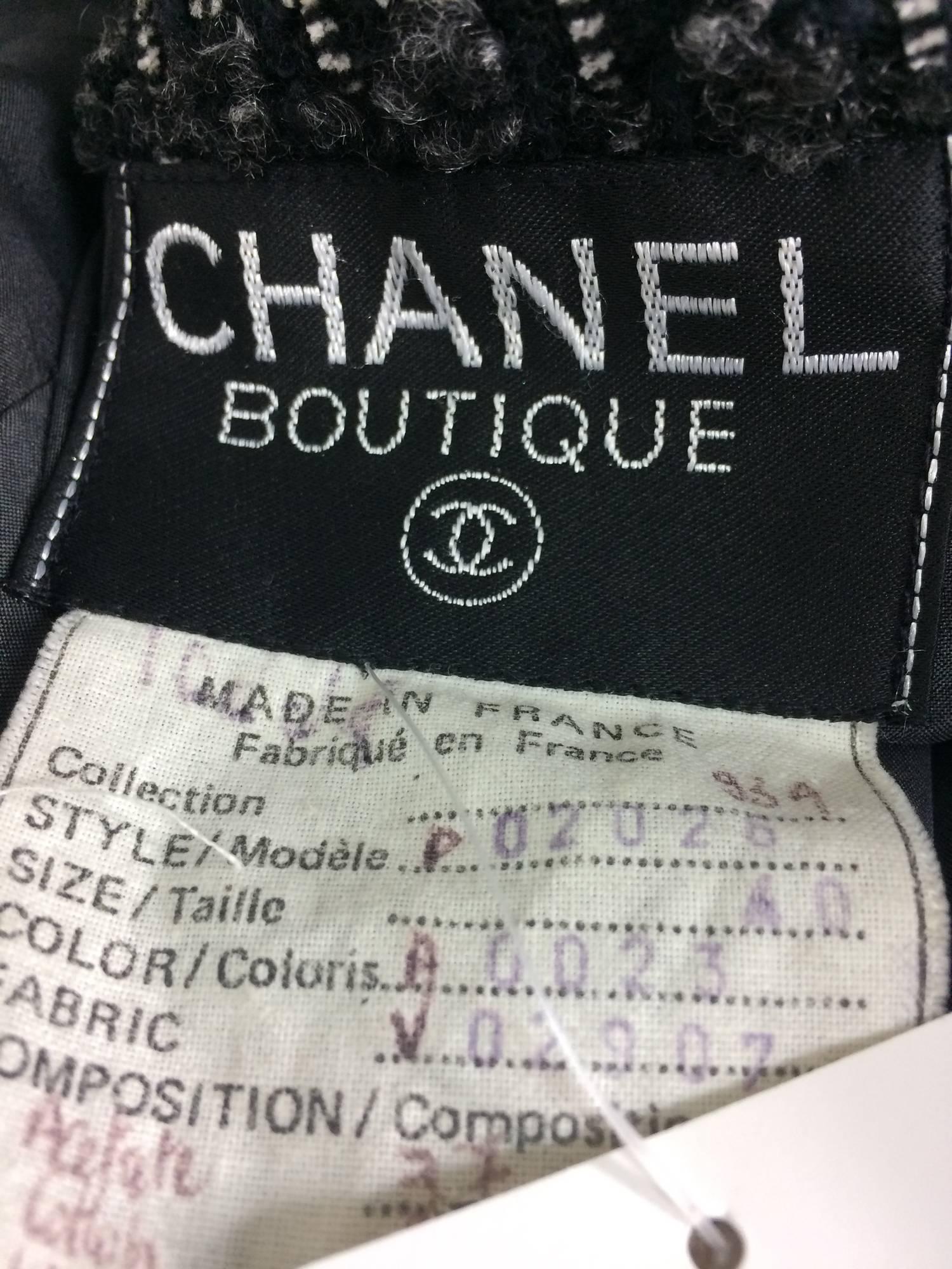 Vintage 93A Chanel classic black grey cream tweed 2 pocket jacket 40 2