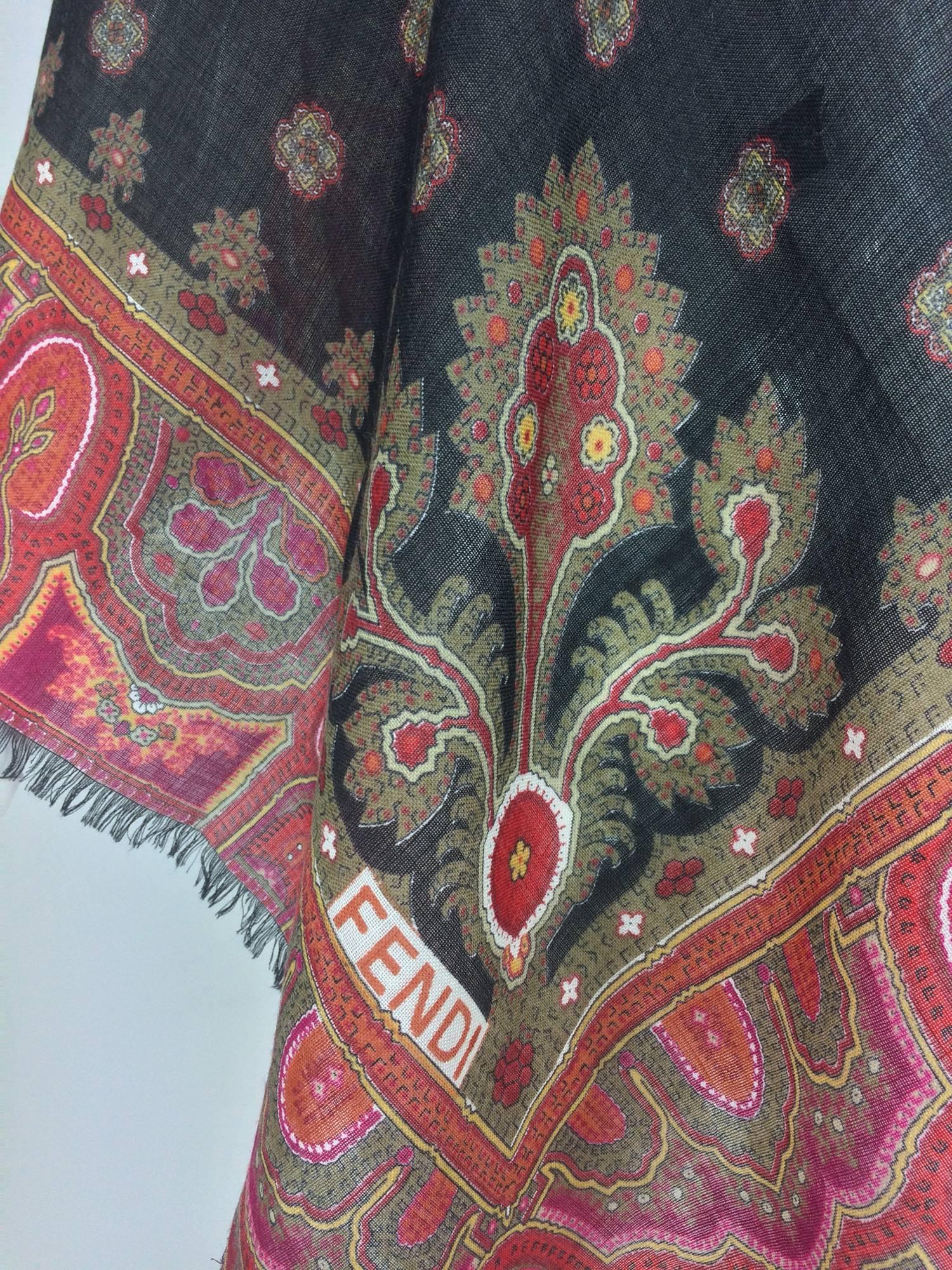 Vintage Fendi large 100% fine wool mix print shawl scarf 1990s...Beautiful soft colours, narrow self fringes on all four sides...In excellent condition...

Sale items are final!

Measurements are:
54" x 54"