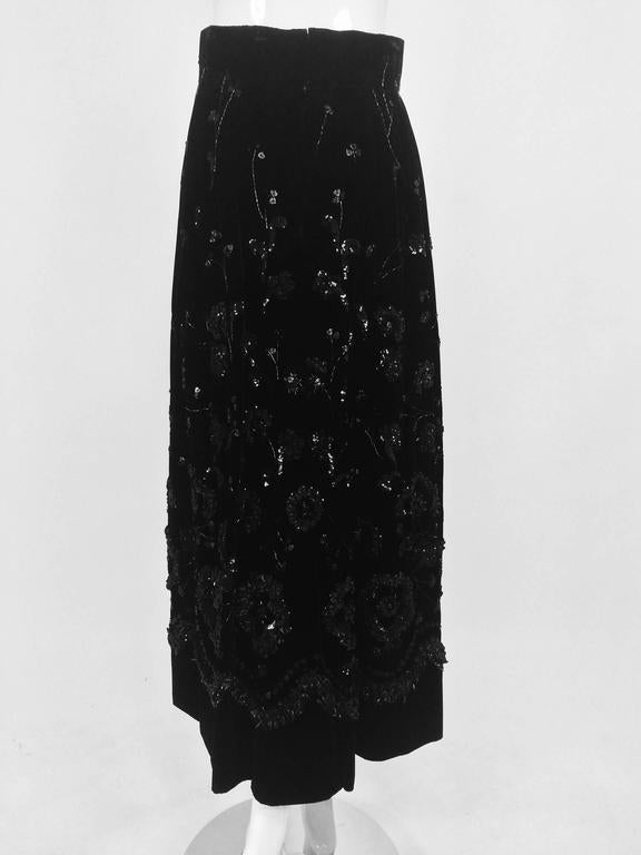 Vintage hand made heavily embroidered and beaded black velvet skirt 1940s In Excellent Condition For Sale In West Palm Beach, FL
