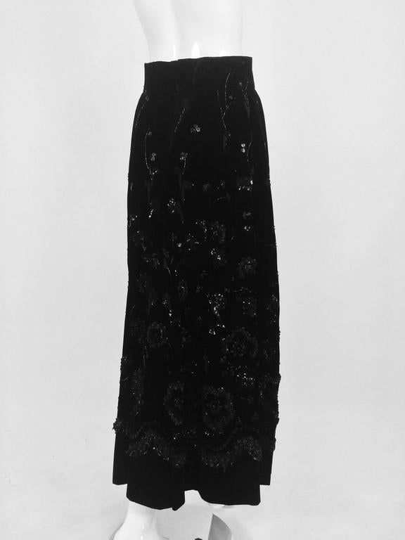 Women's Vintage hand made heavily embroidered and beaded black velvet skirt 1940s For Sale