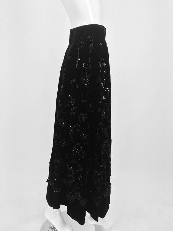 Vintage hand made heavily embroidered and beaded black velvet skirt 1940s For Sale 1